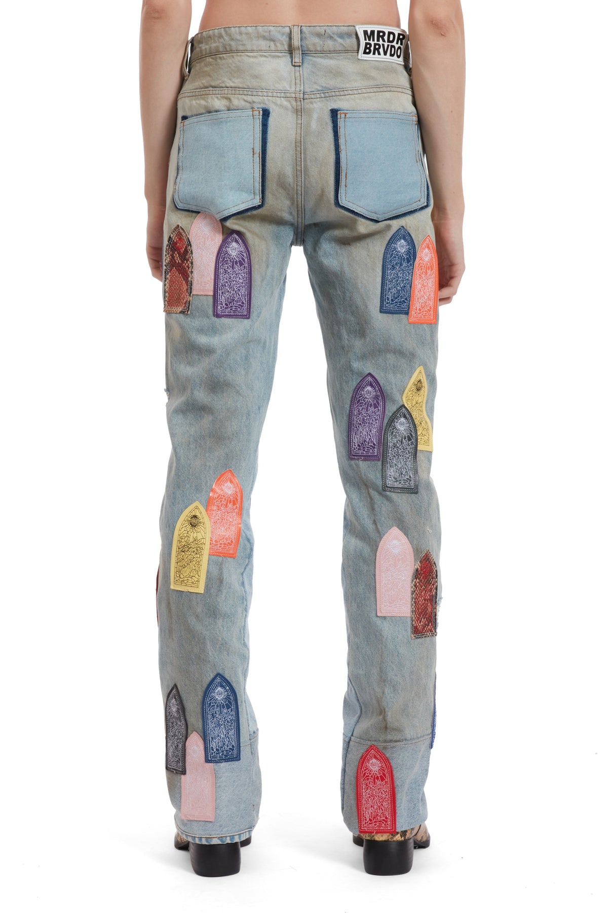 WHO DECIDES WAR PATCH ARCHED REPAIRED DISTRESSED DENIM — vista 6