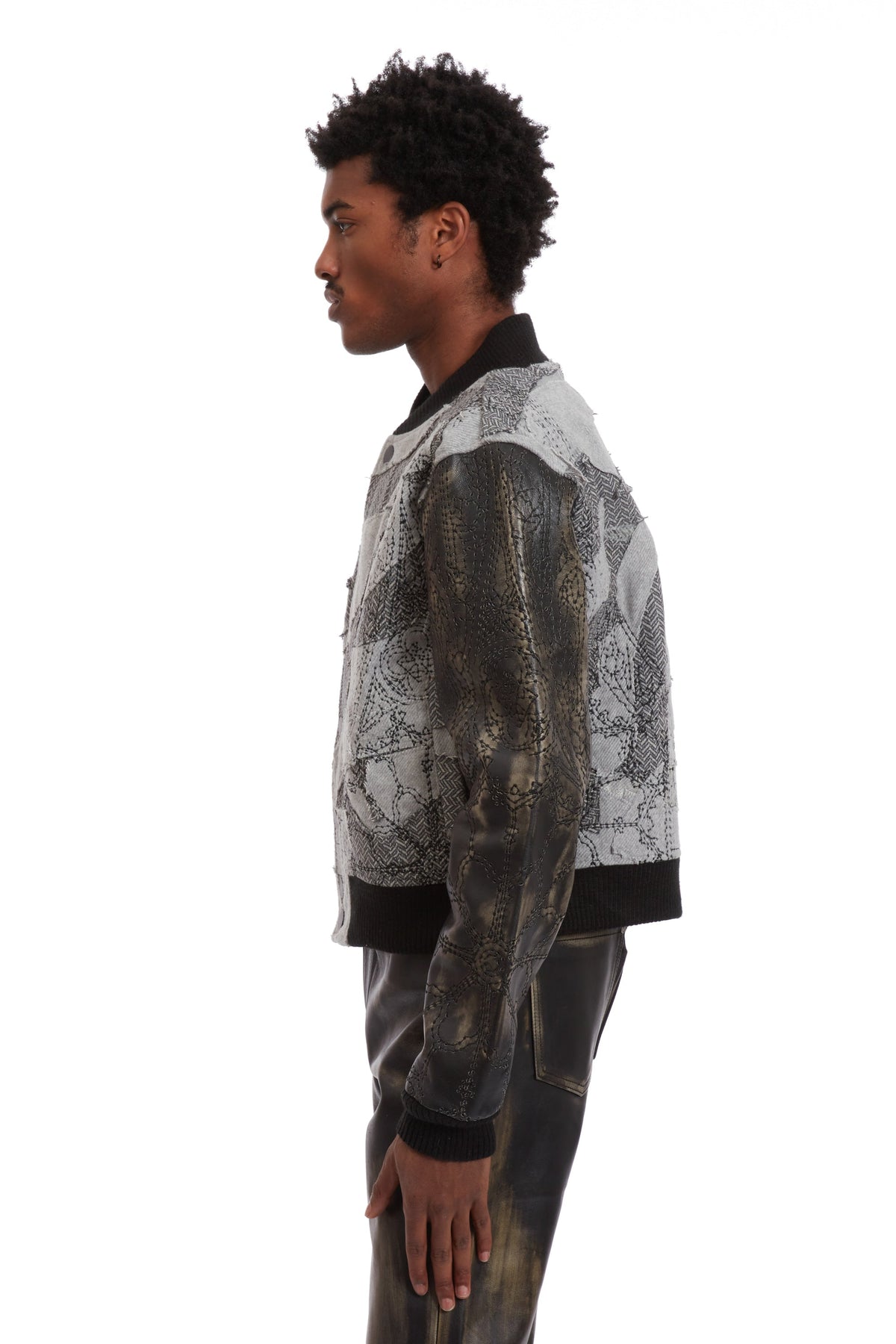 WHO DECIDES WAR NOTRE DAME VARSITY JACKET — vista 5
