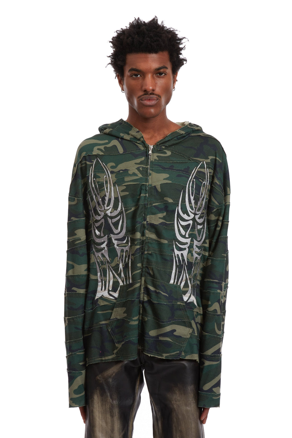 WHO DECIDES WAR WINGED WAVELENGTH CAMO ZIP UP HOODIE — vista 3