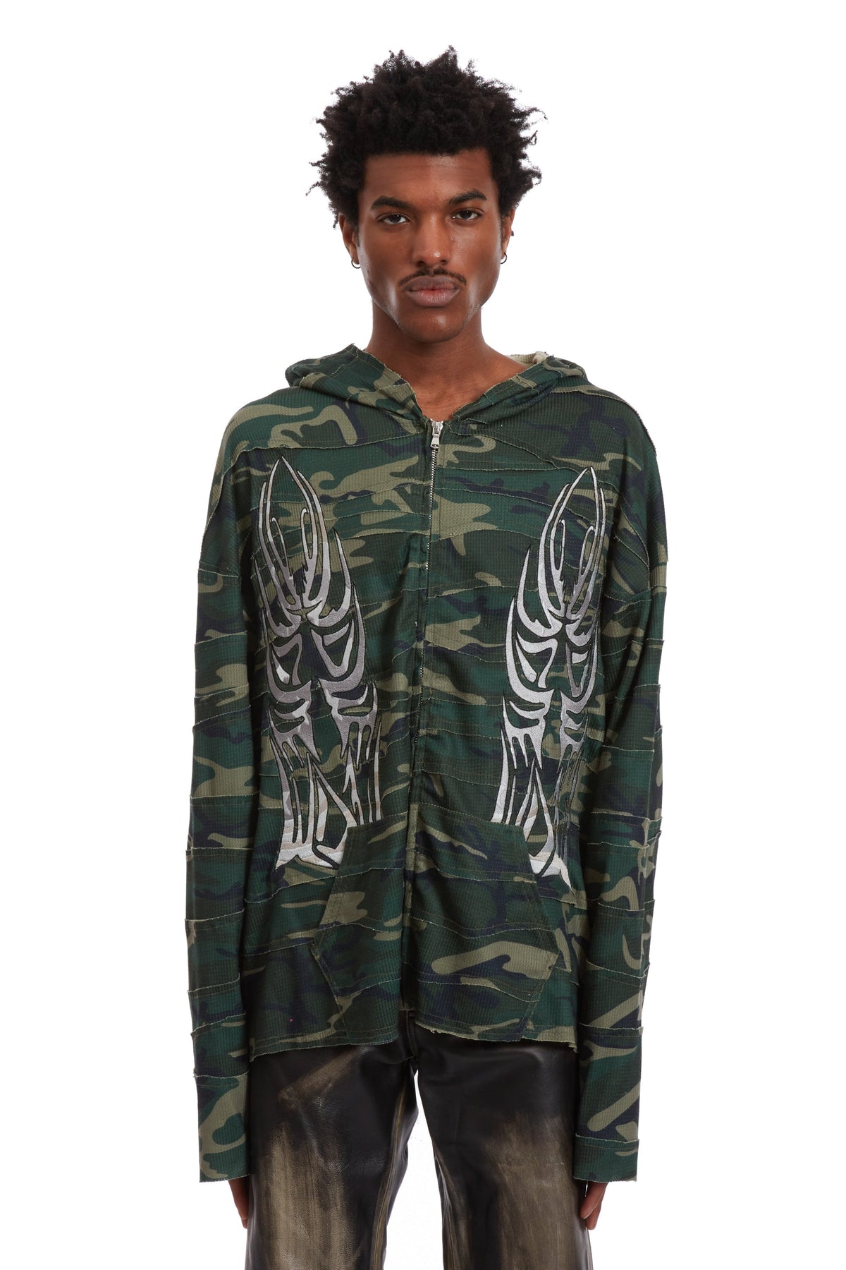 WHO DECIDES WAR WINGED WAVELENGTH CAMO ZIP UP HOODIE — vista 3
