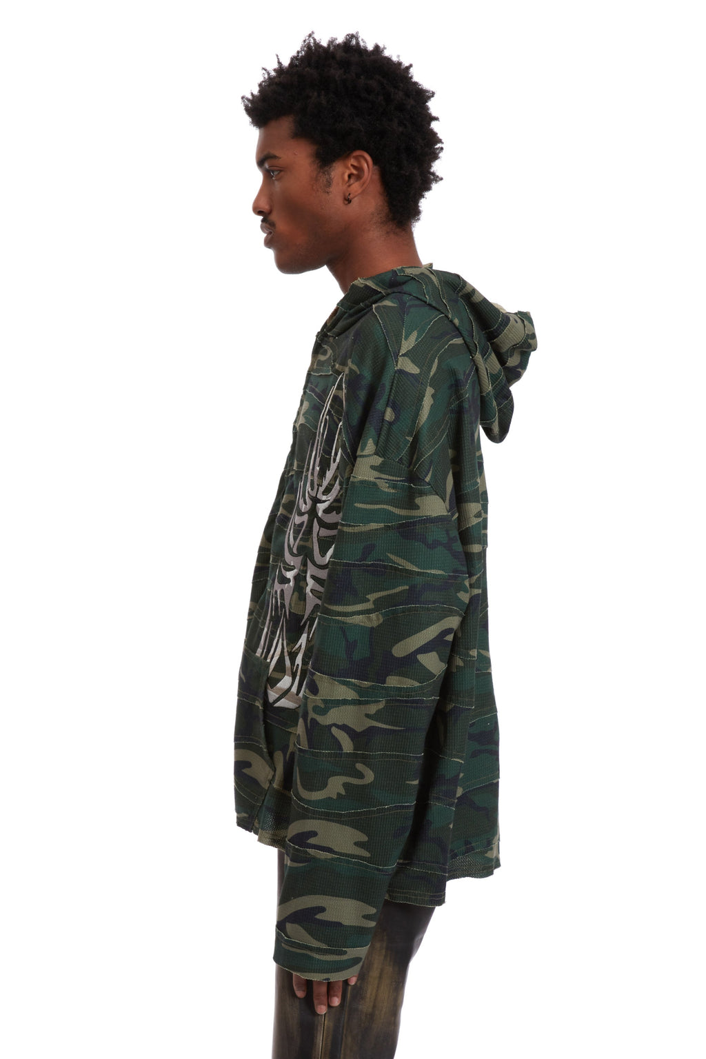 WHO DECIDES WAR WINGED WAVELENGTH CAMO ZIP UP HOODIE — vista 5