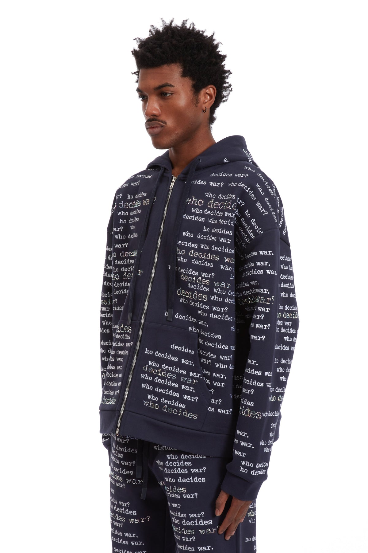 WHO DECIDES WAR WDW SCRIPTURE ZIPPER HOODIE — vista 4