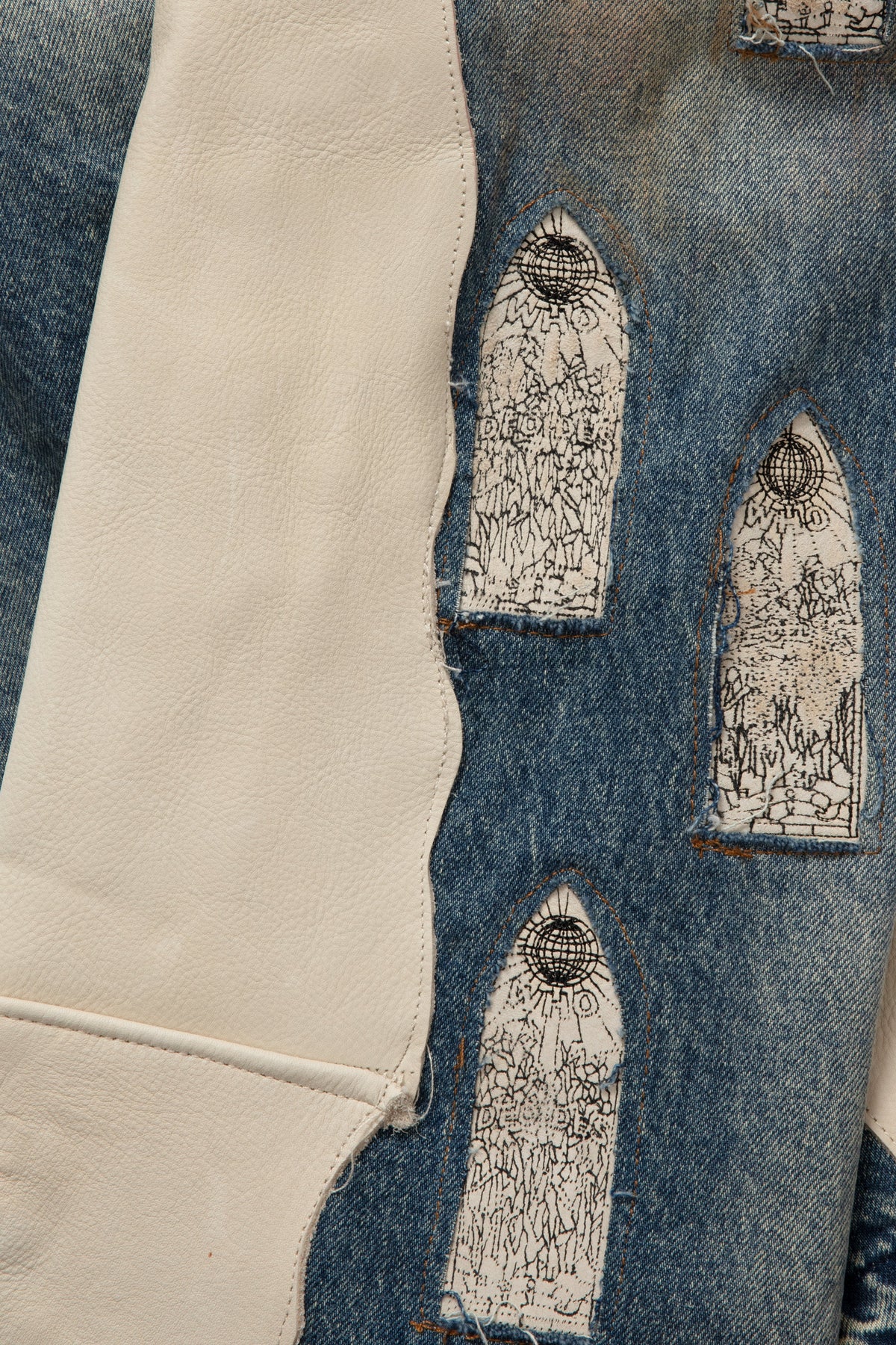 WHO DECIDES WAR HOWDY DENIM — vista 2