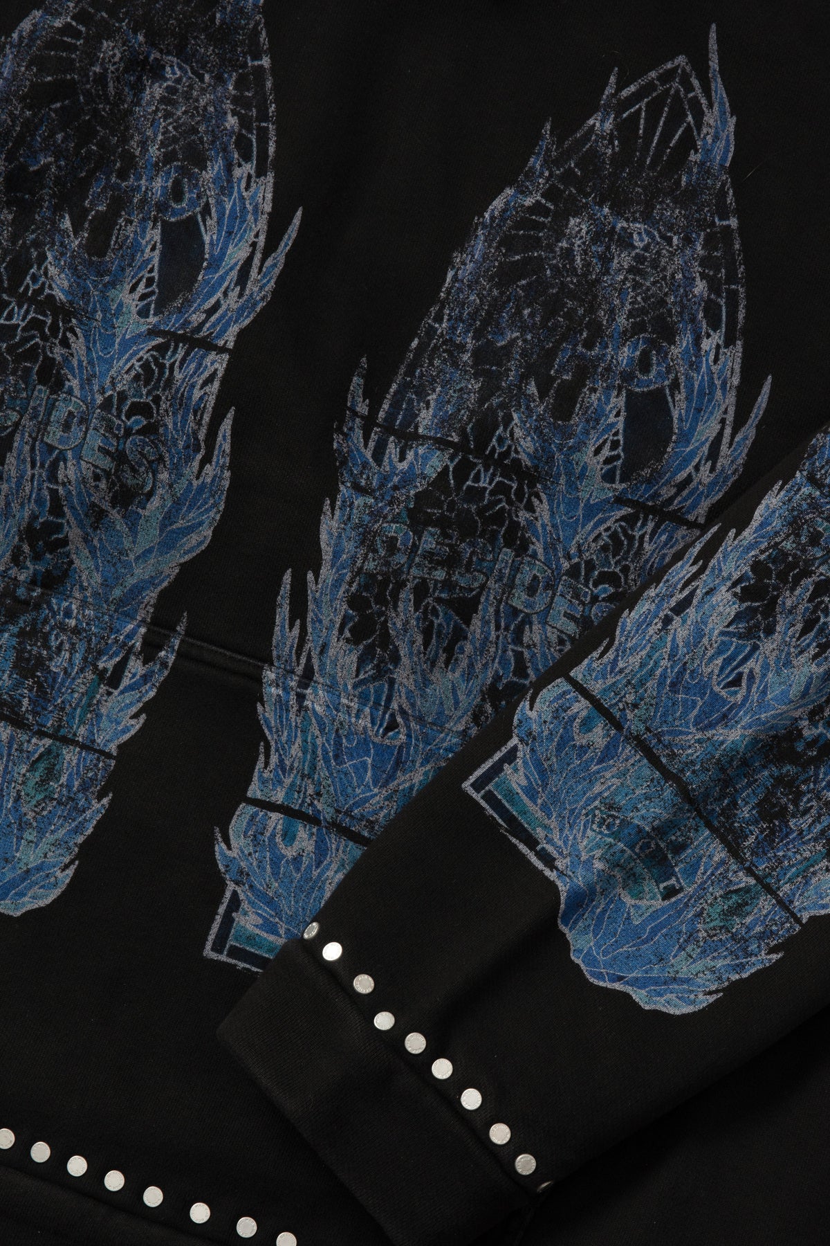 WHO DECIDES WAR FLAME GLASS HOODED PULLOVER — vista 2