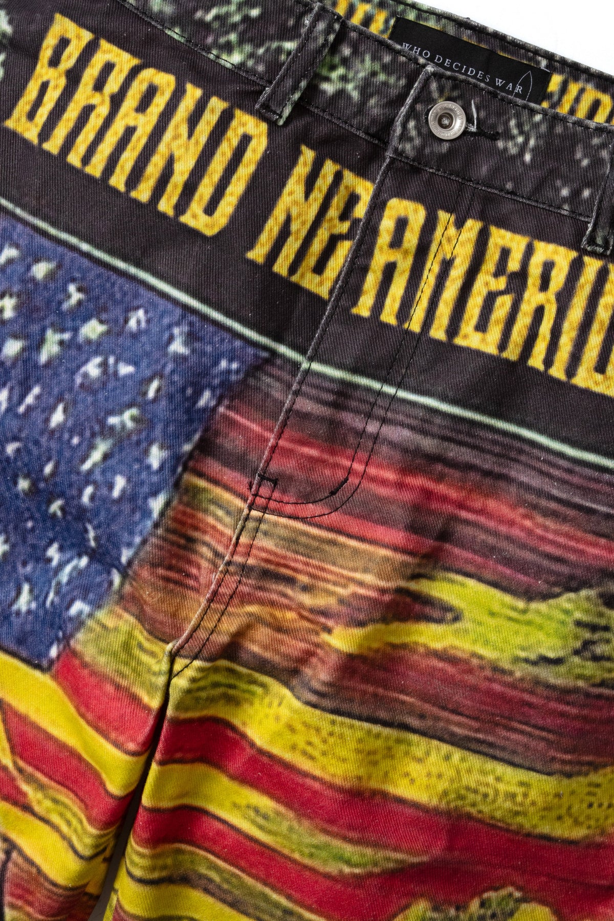 WHO DECIDES WAR FILM TROUSERS — vista 2