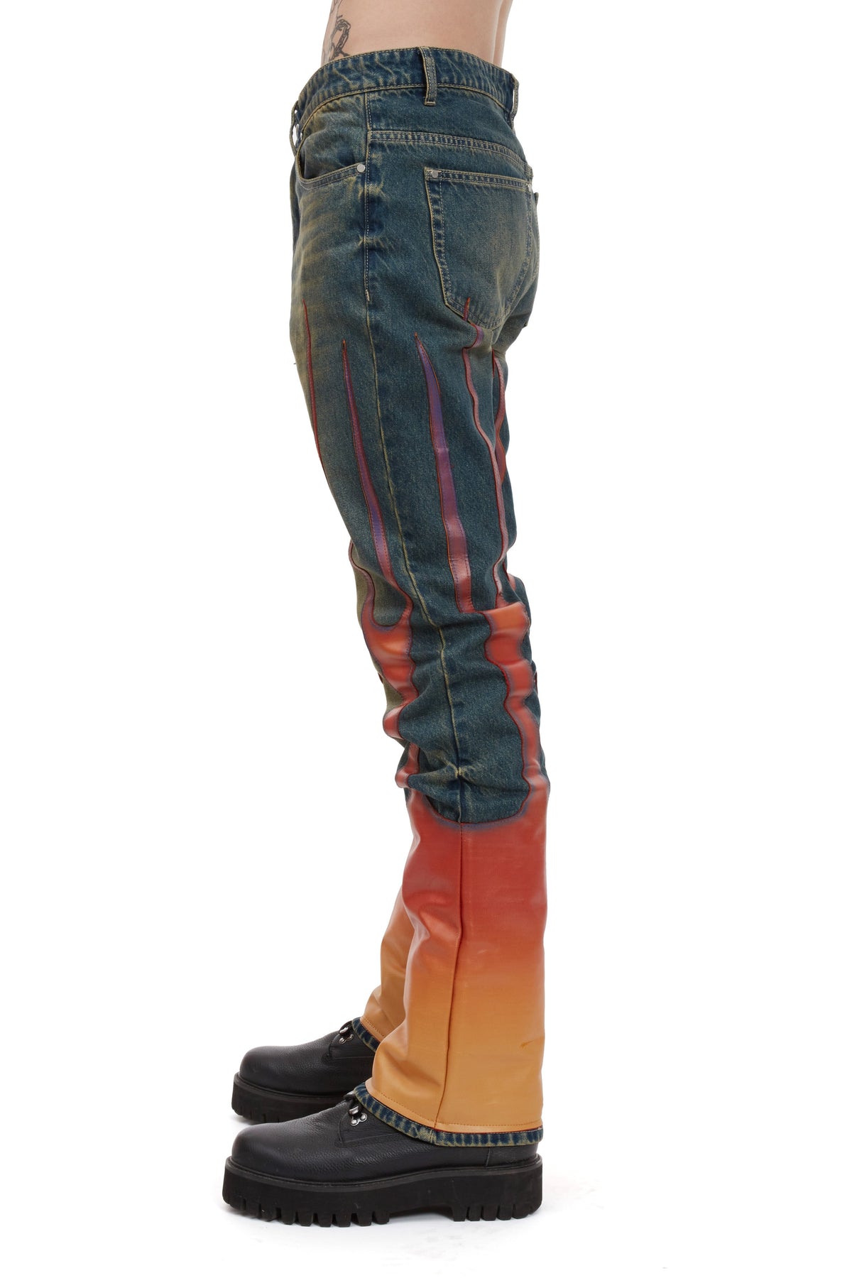 WHO DECIDES WAR FLAME DENIM — vista 5