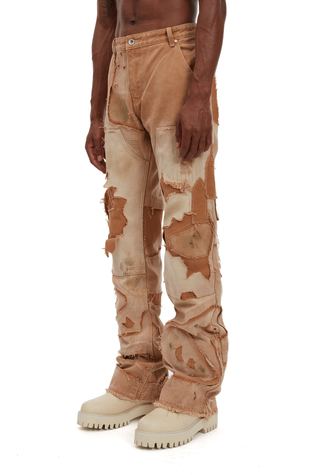 WHO DECIDES WAR UNEARTHED TROUSERS — vista 4