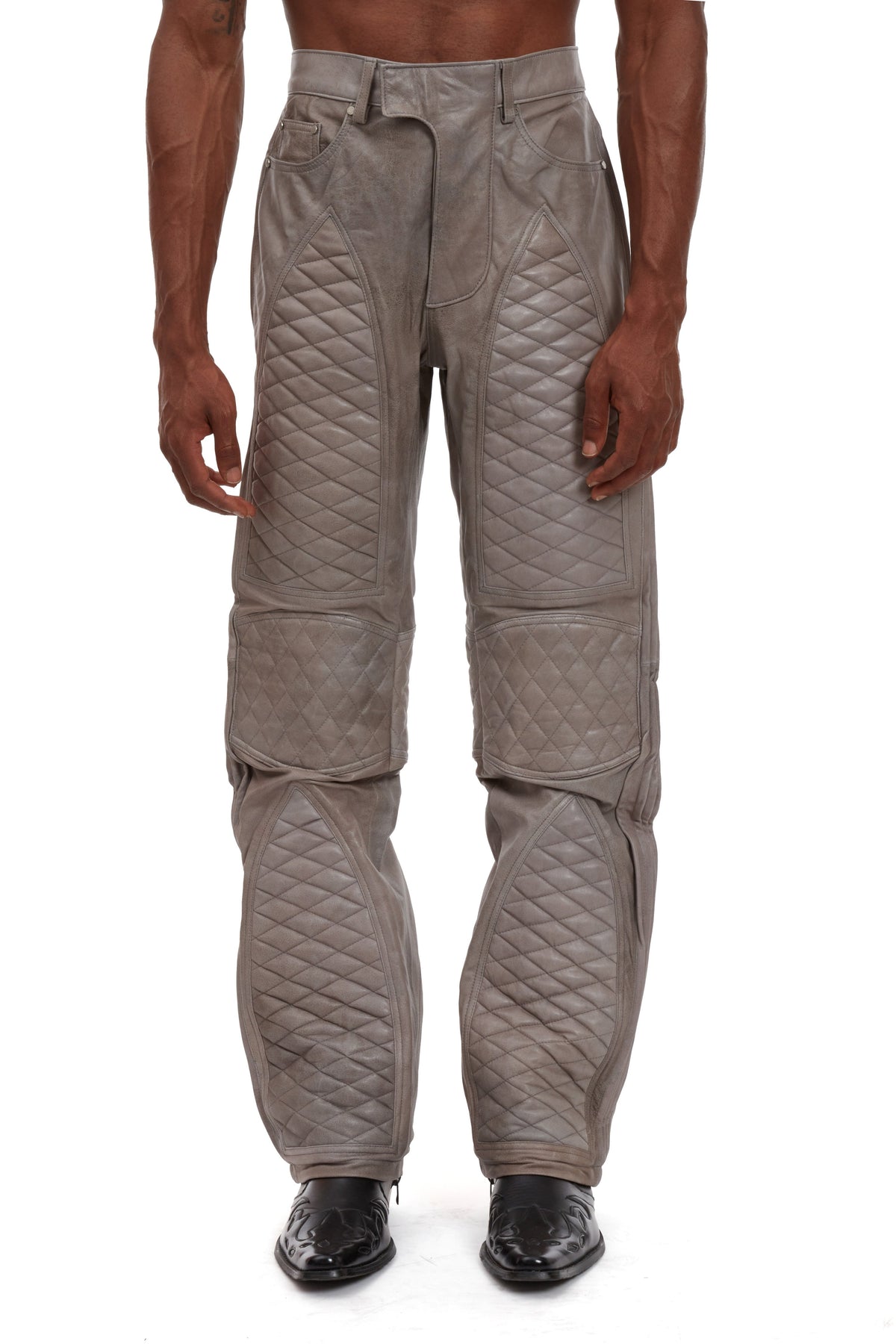 WHO DECIDES WAR PLEATED MOTO — vista 3