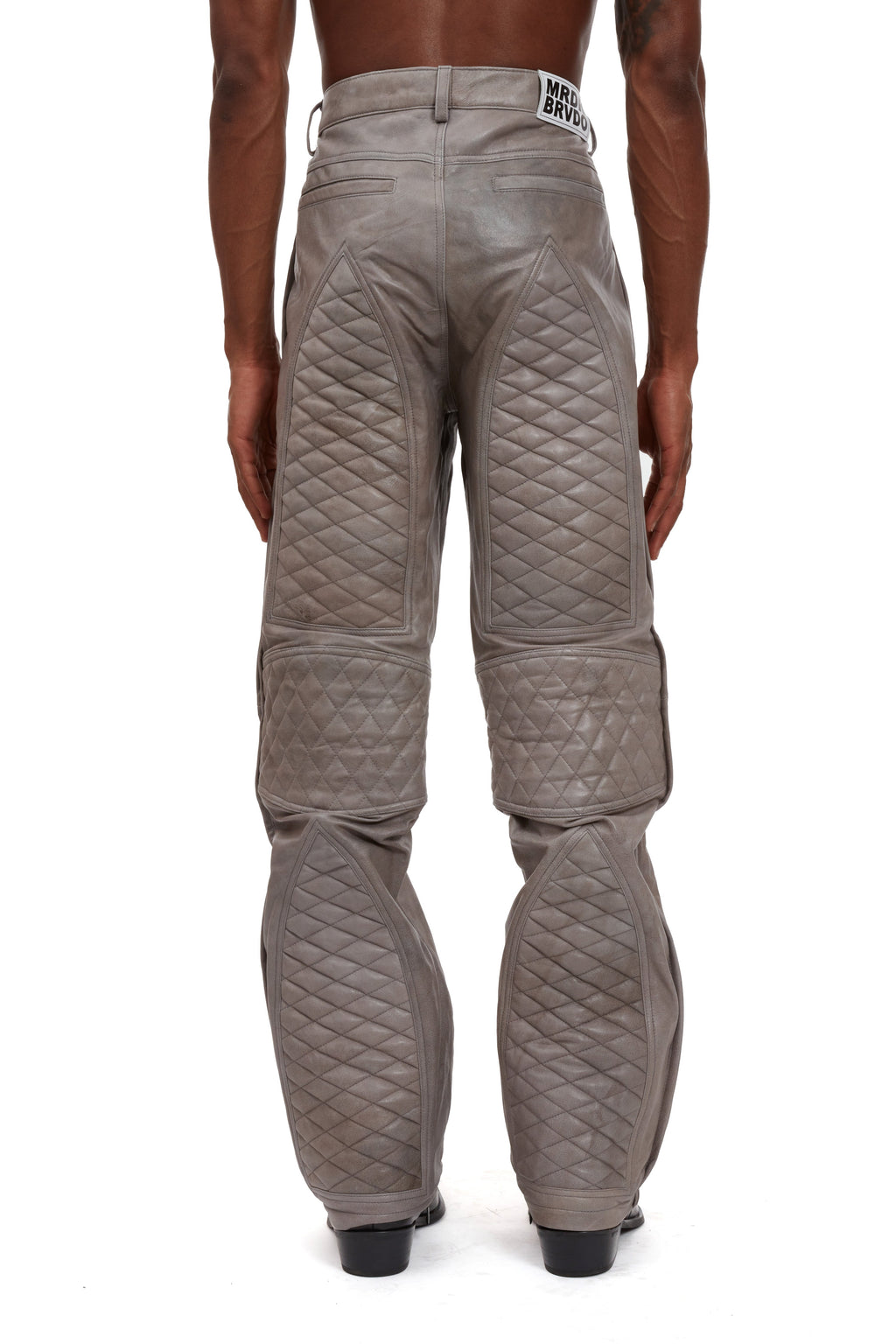 WHO DECIDES WAR PLEATED MOTO — vista 6