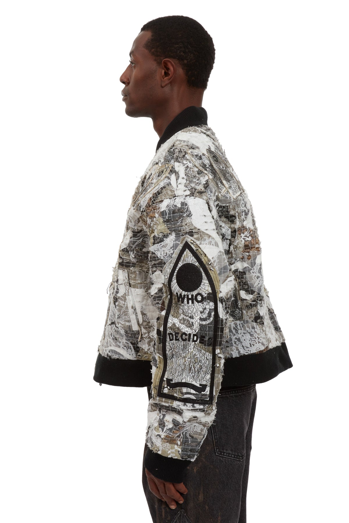 WHO DECIDES WAR ARTIC BORO BOMBER — vista 5