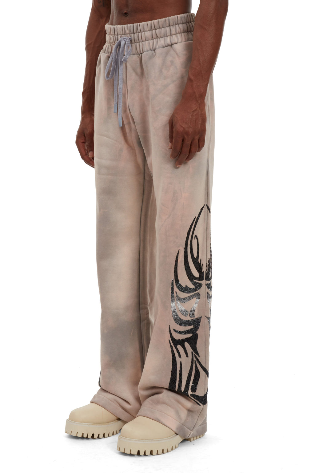 WHO DECIDES WAR WINGED SWEATPANT — vista 4