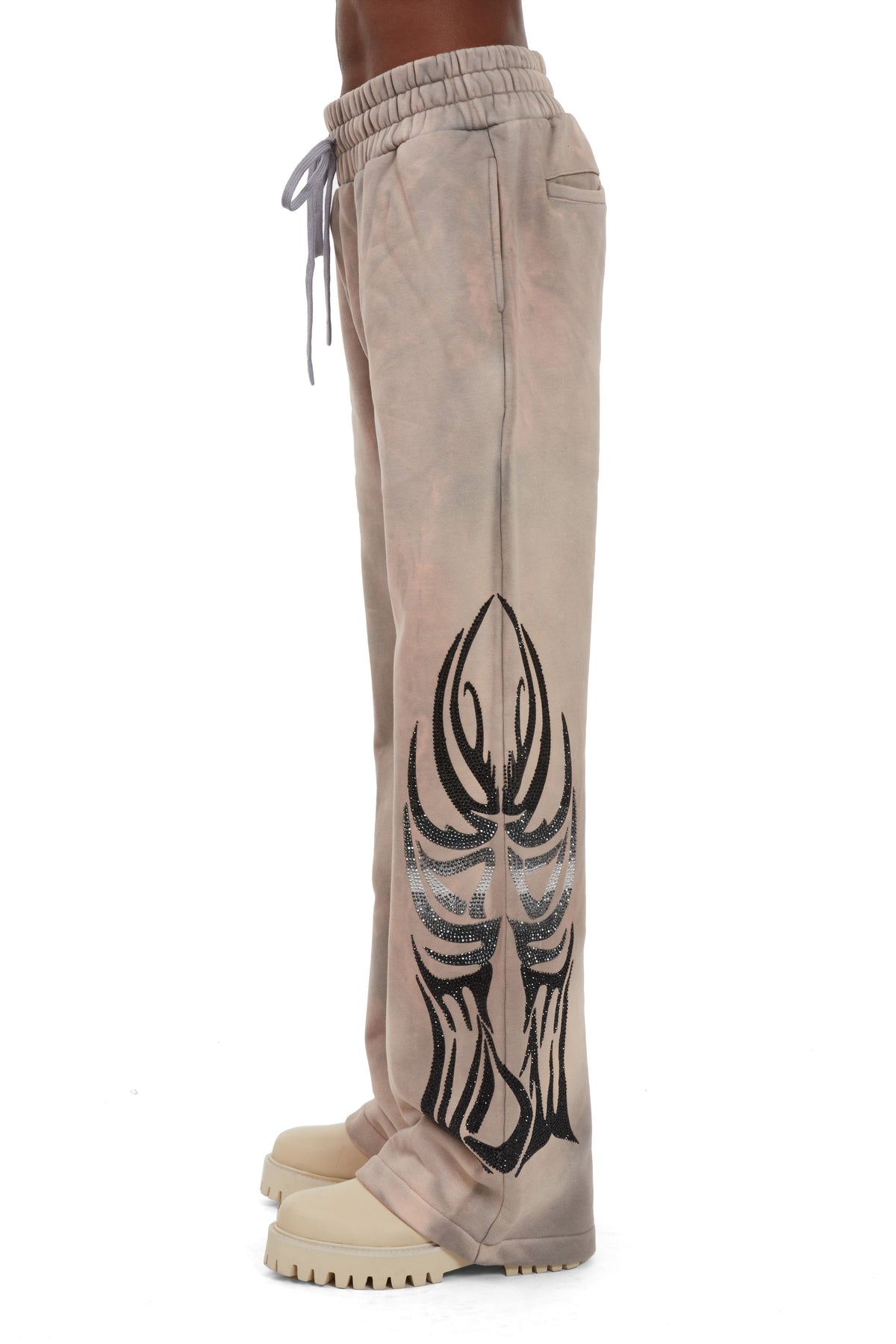 WHO DECIDES WAR WINGED SWEATPANT — vista 5