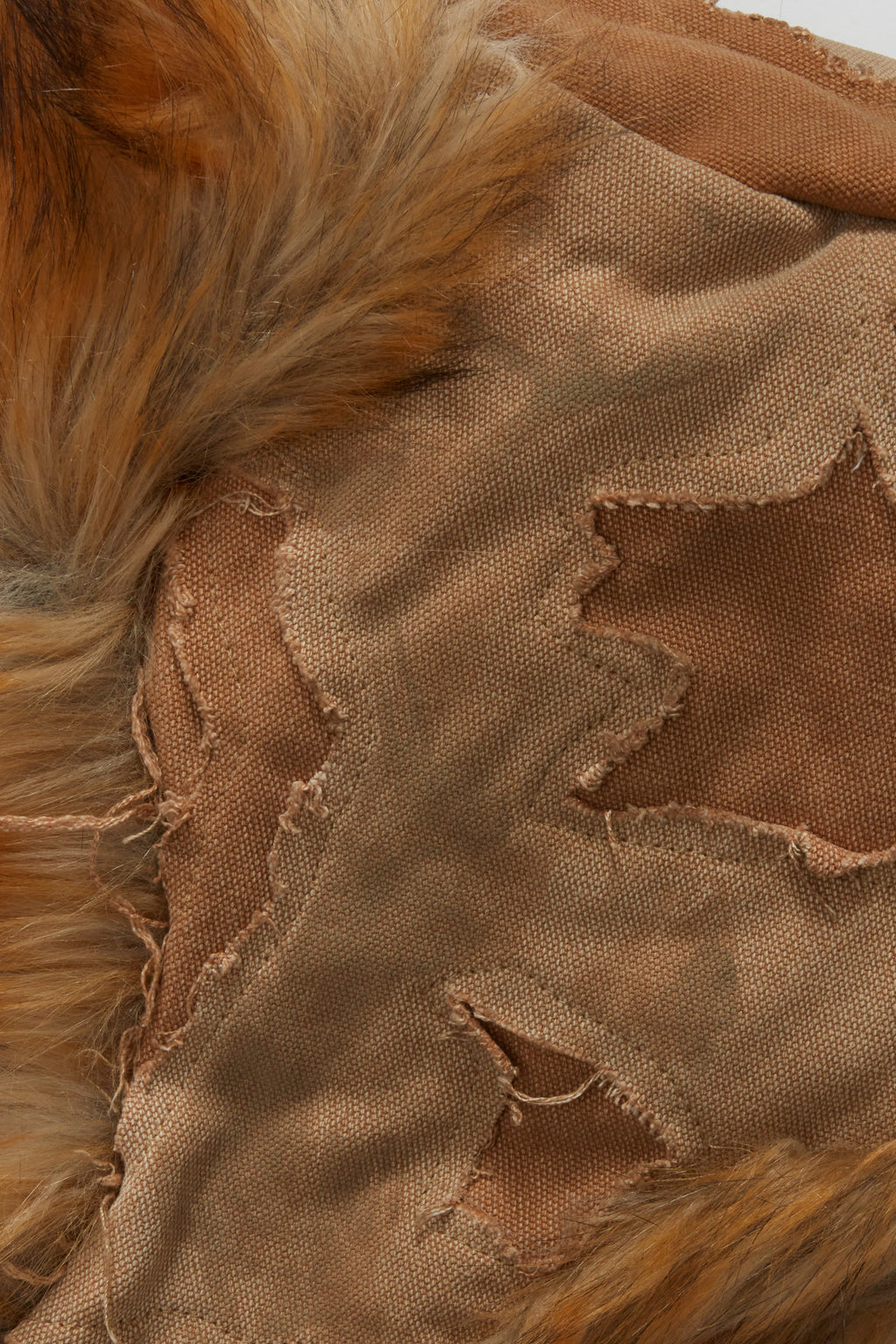 WHO DECIDES WAR KHAKI TRAPPER — vista 2