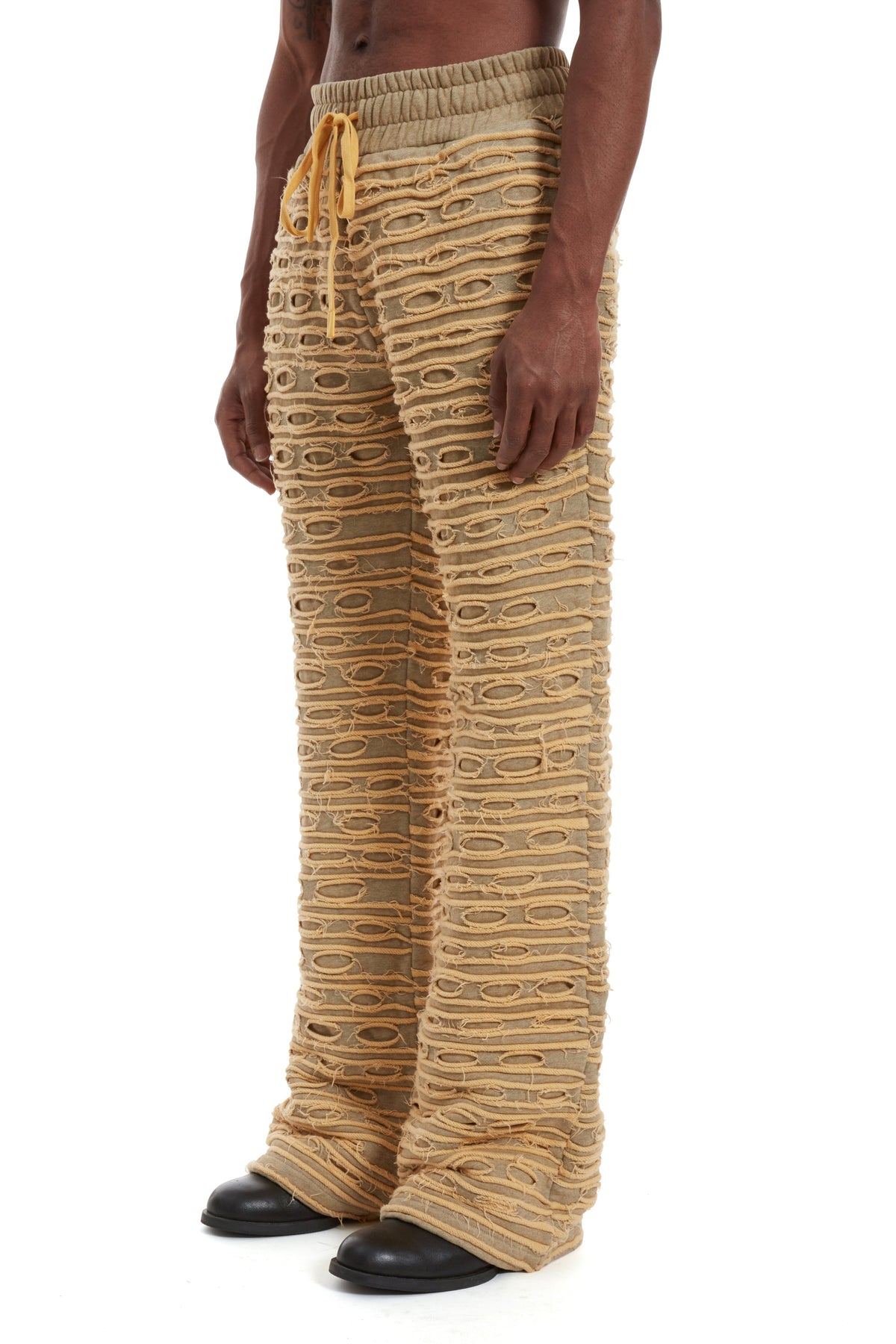 WHO DECIDES WAR UNEARTHED SWEATPANTS TAN — vista 4