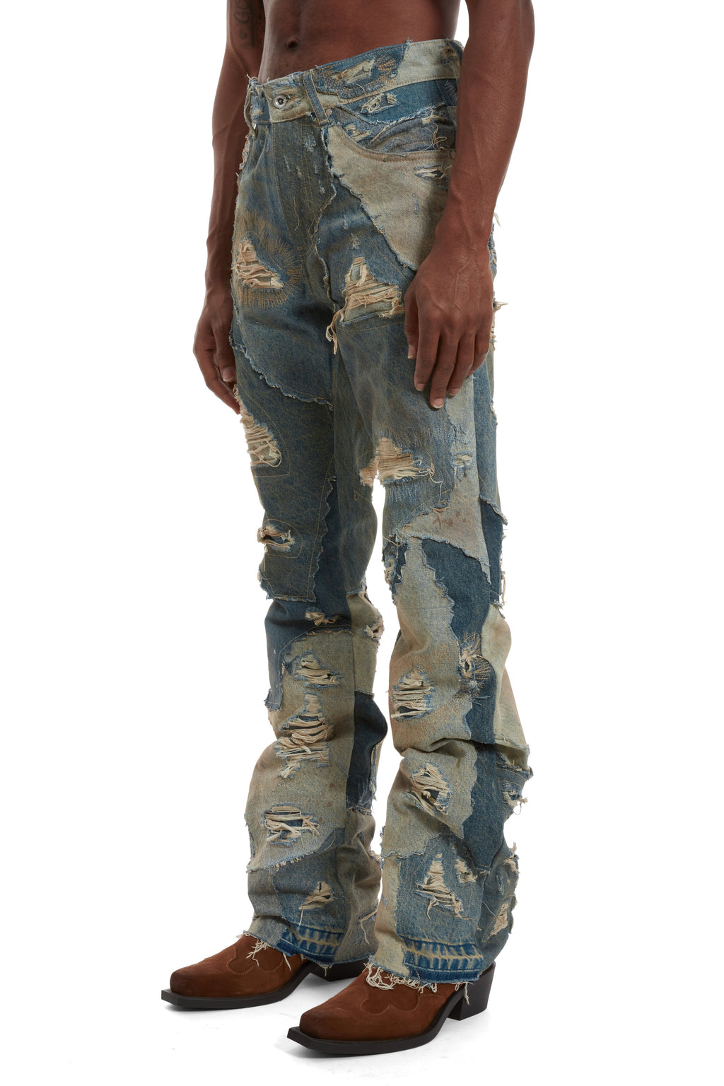 WHO DECIDES WAR UNEARTHED DENIM — vista 4