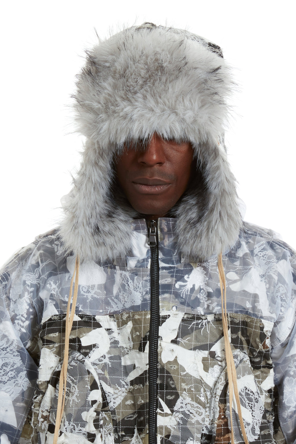 WHO DECIDES WAR ARTIC TRAPPER — vista 3