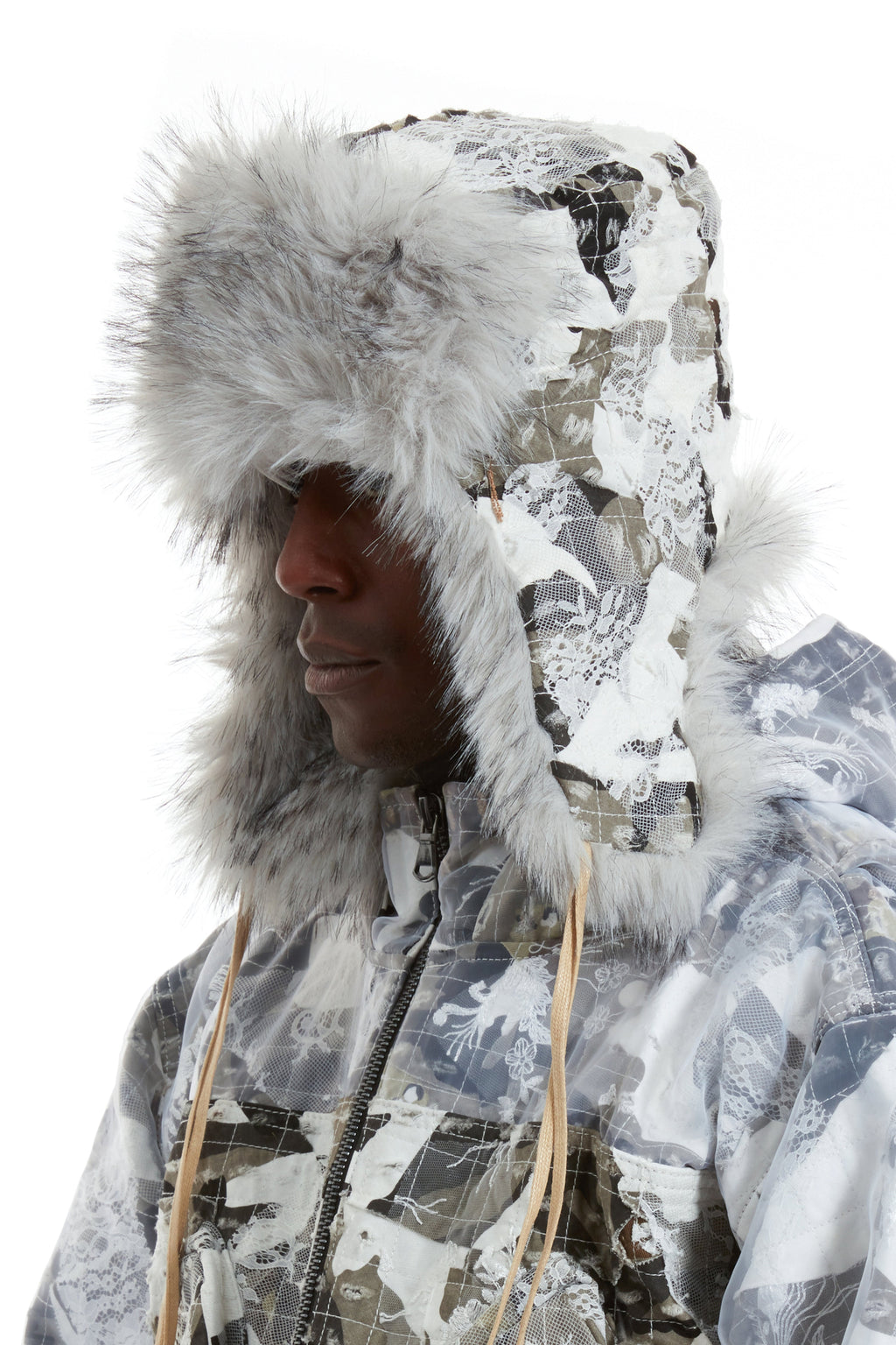 WHO DECIDES WAR ARTIC TRAPPER — vista 4