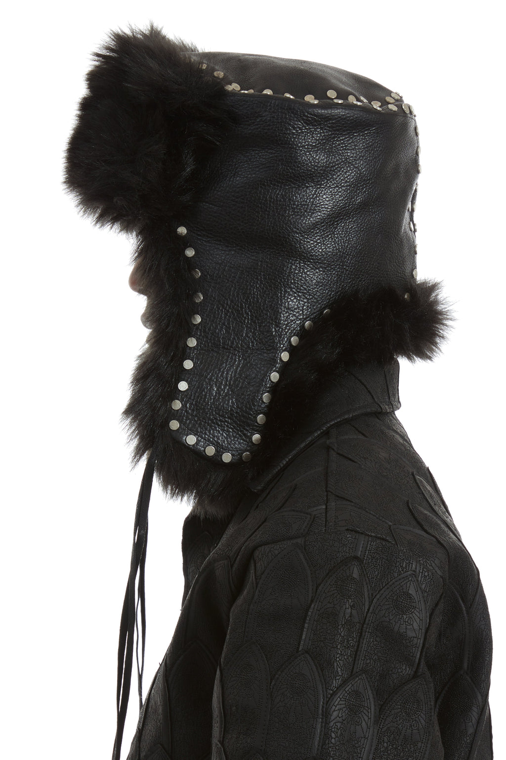 WHO DECIDES WAR STUDDED TRAPPER — vista 5