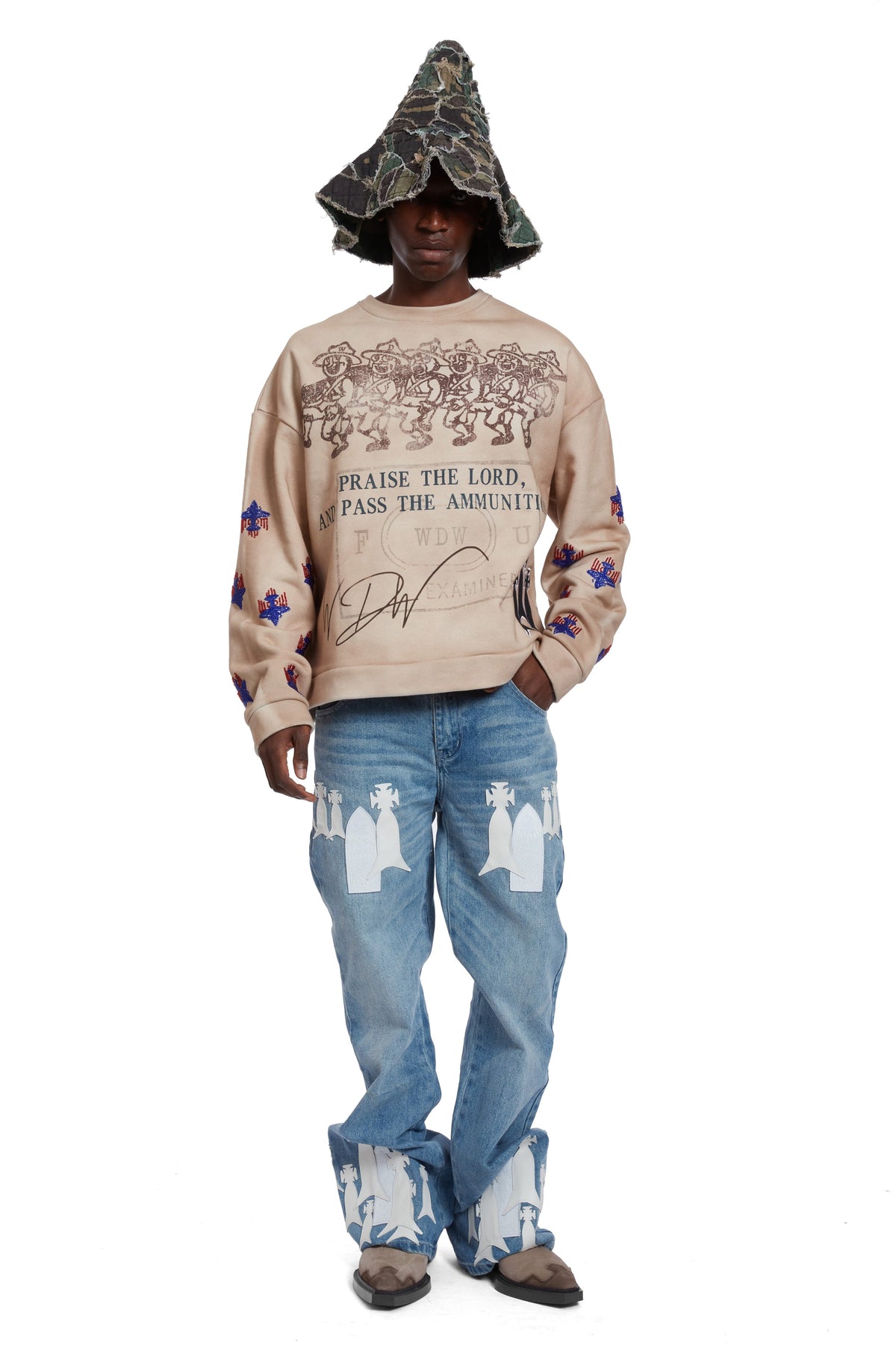 WHO DECIDES WAR AMMUNITION CREWNECK — vista 8