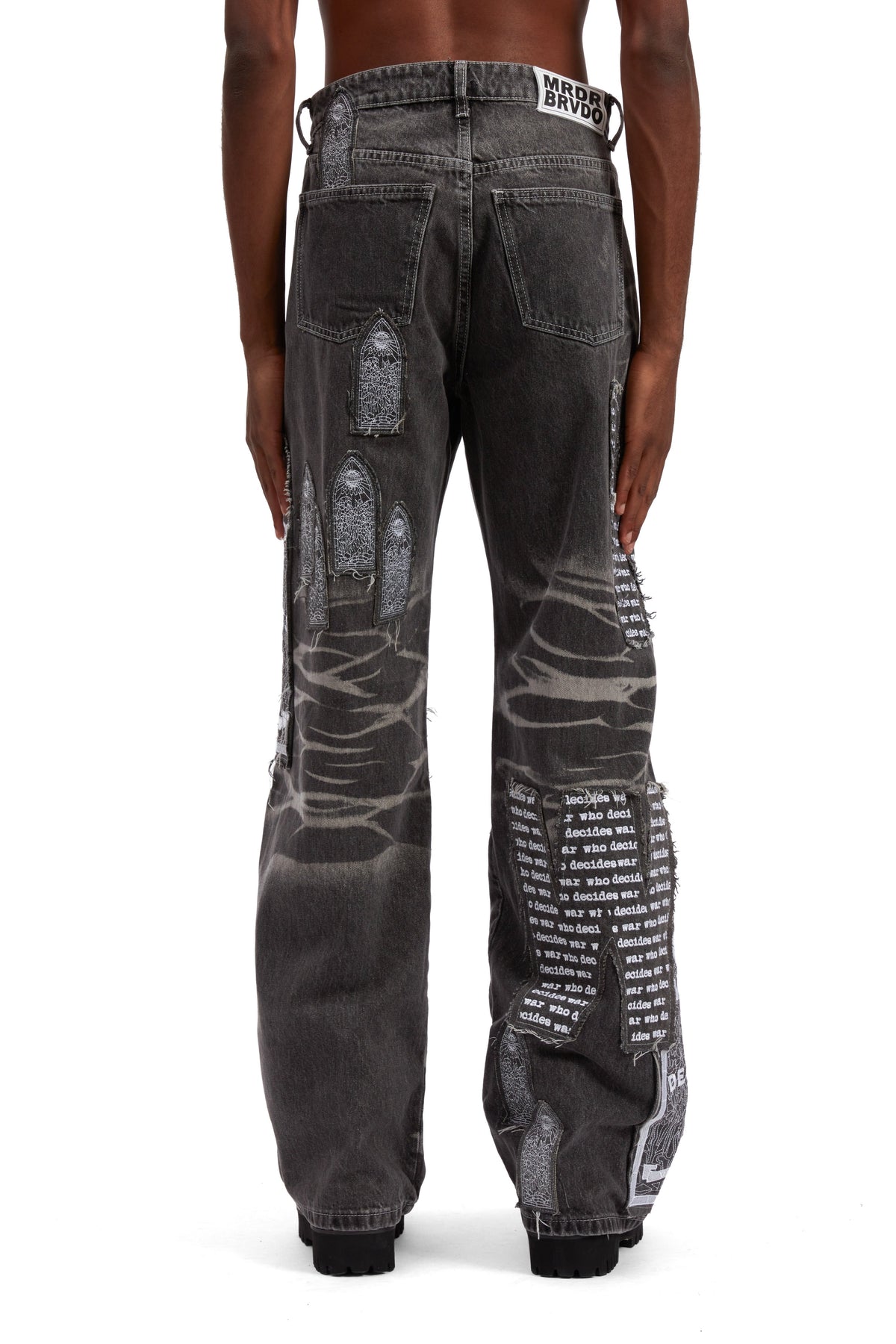 WHO DECIDES WAR MOTIF PATCHED DENIM — vista 6