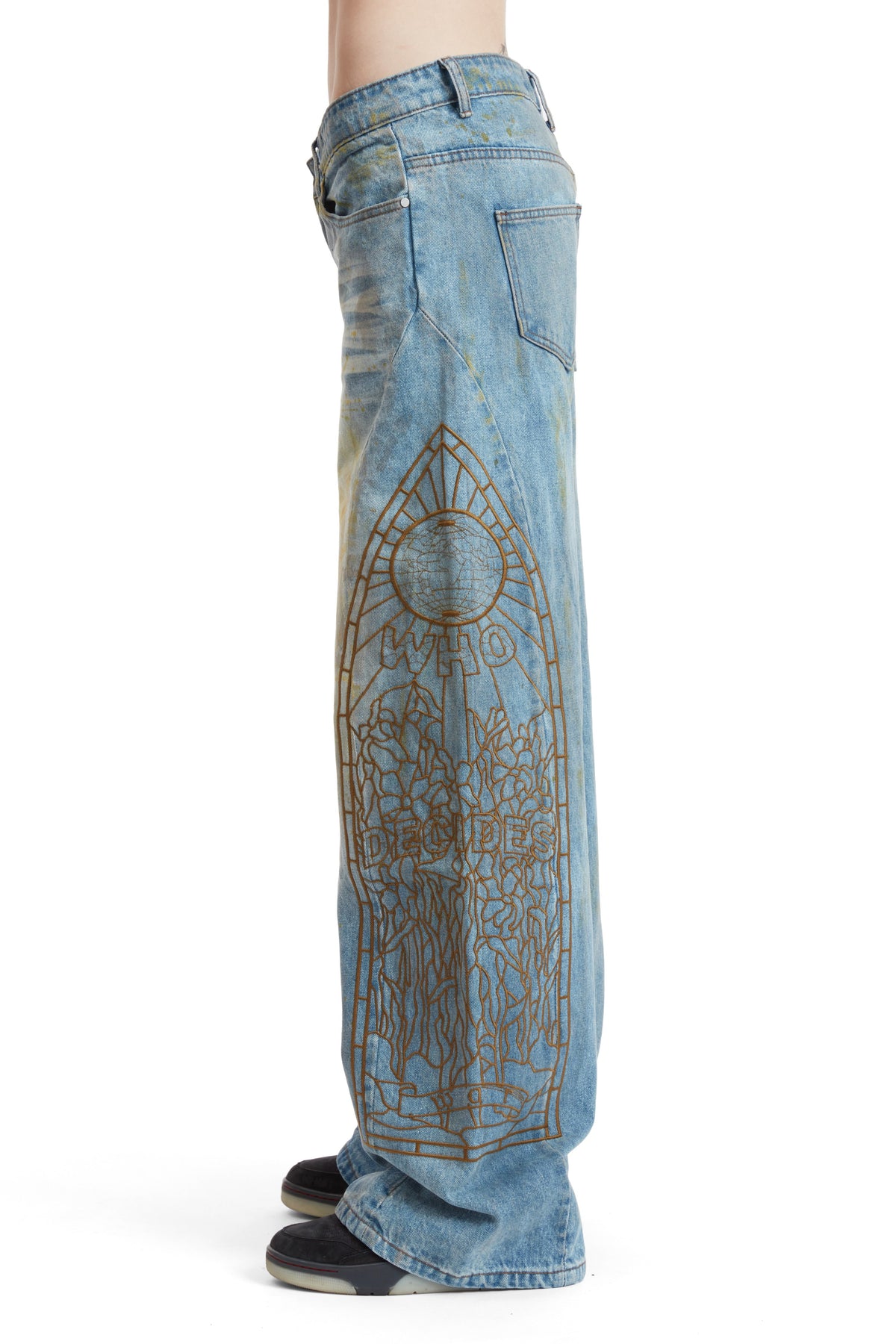 WHO DECIDES WAR OIL DENIM — vista 5
