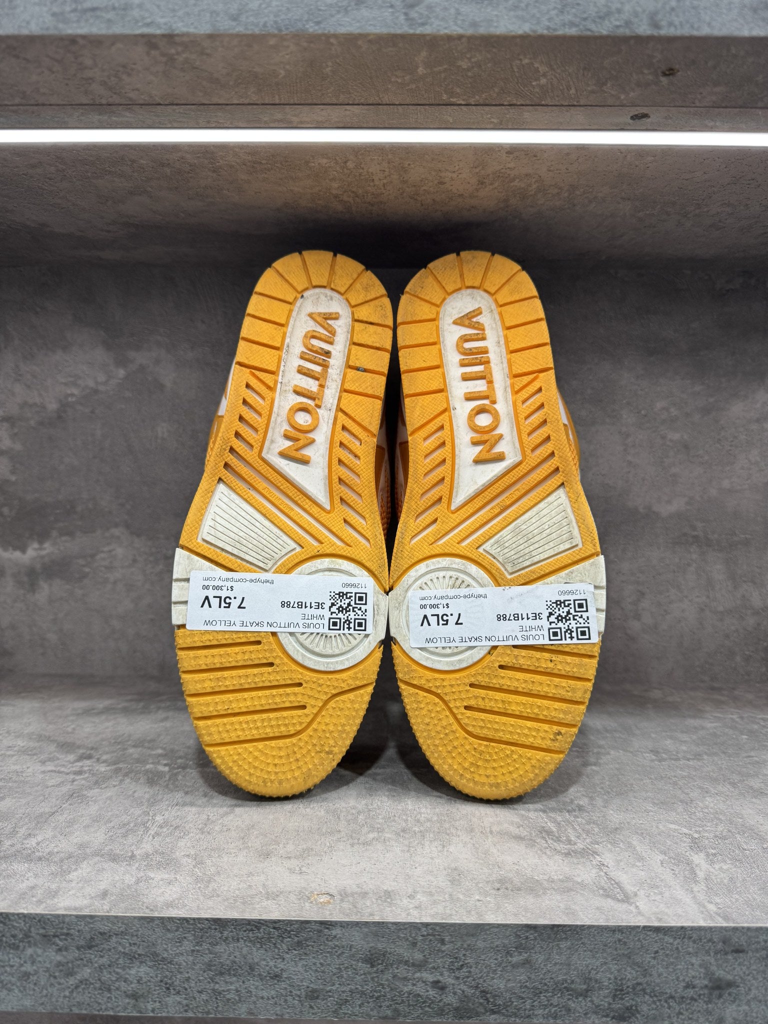 LOUIS VUITTON SKATE YELLOW WHITE