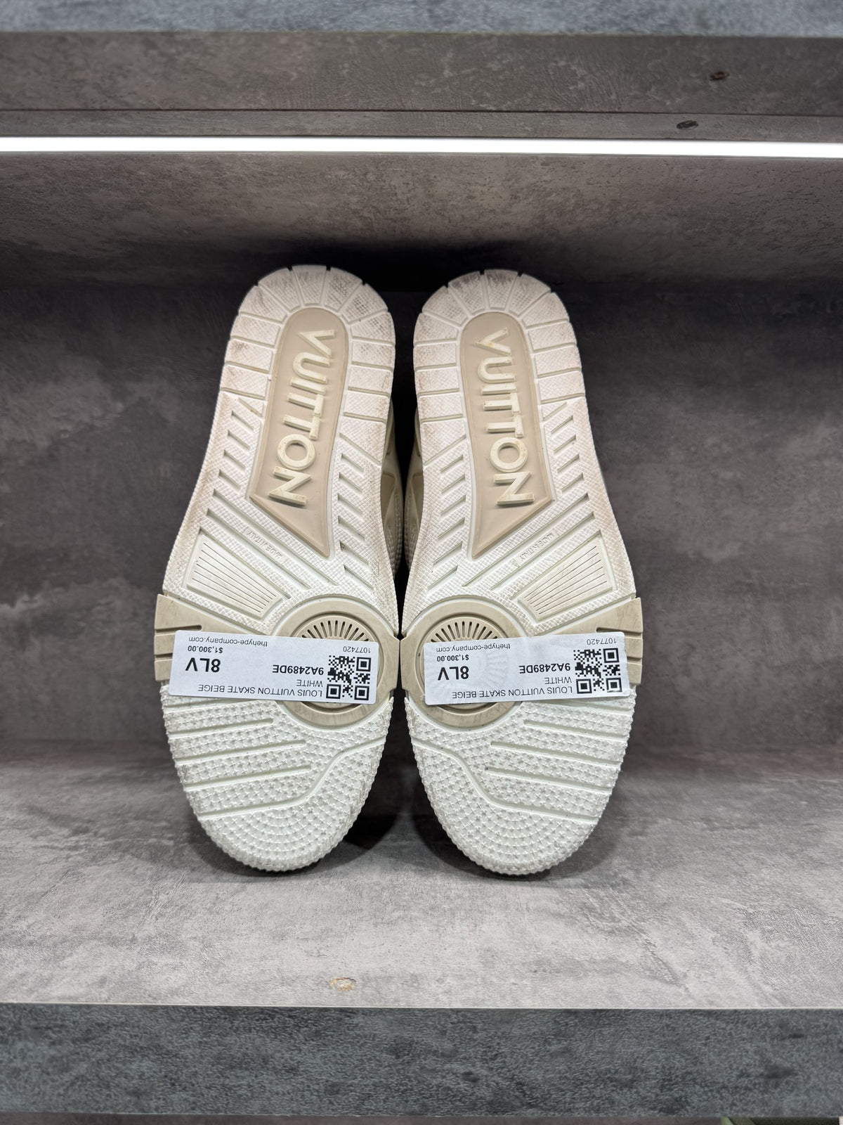 LOUIS VUITTON SKATE BEIGE WHITE