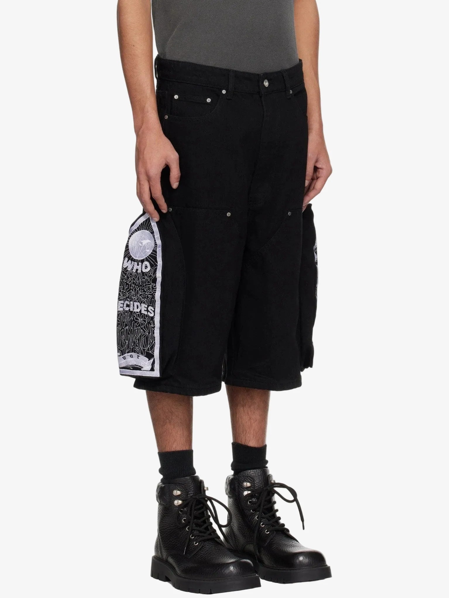 WHO DECIDES WAR EMBROIDERED CARPENTER CARGO BLACK DENIM SHORT