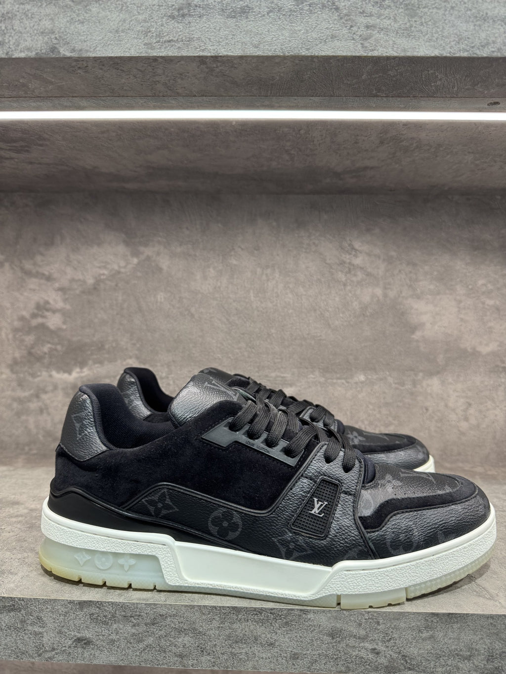 LOUIS VUITTON TRAINER BLACK MONOGRAM