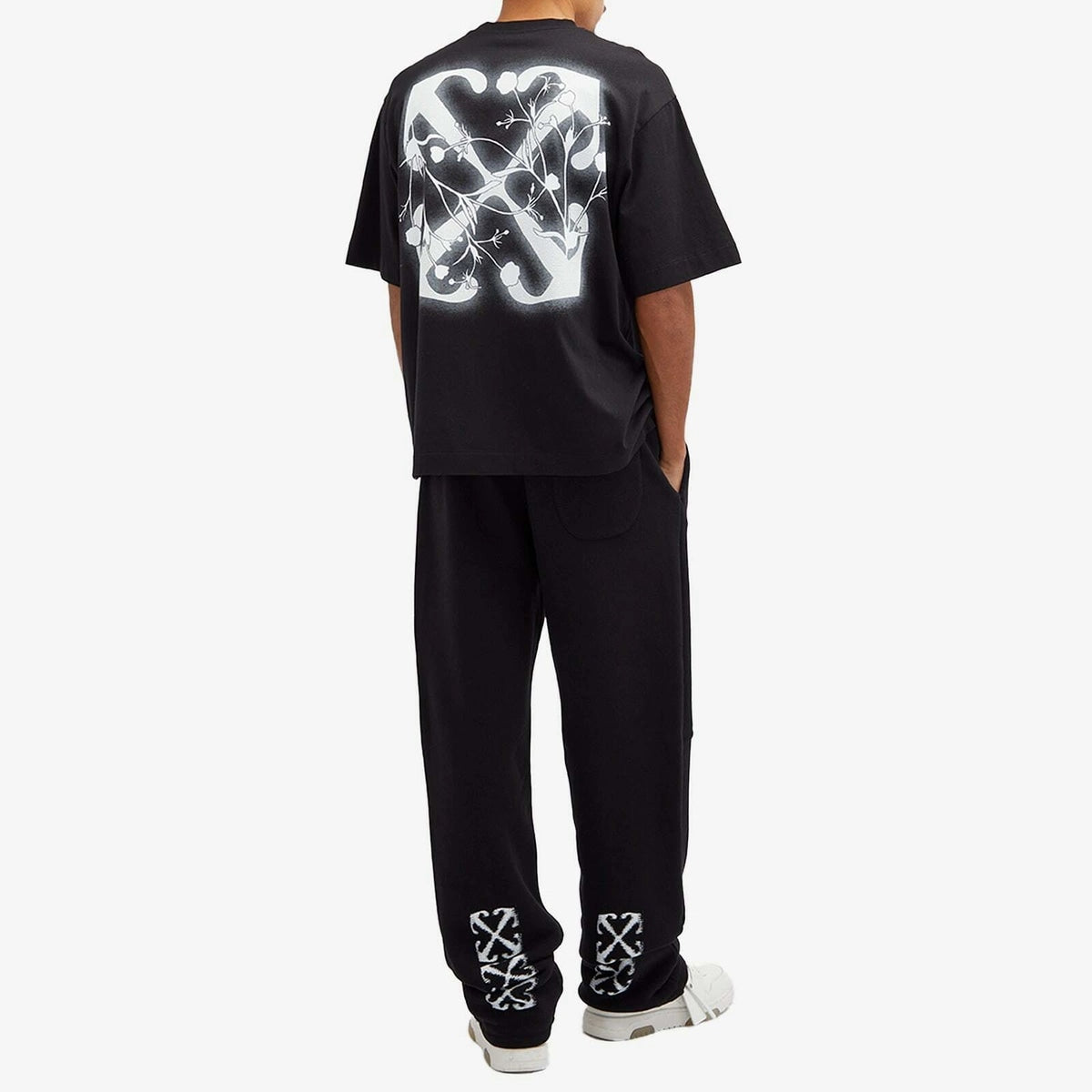 OFF WHITE FLOWER SPRAY ARROW T-SHIRT BLACK
