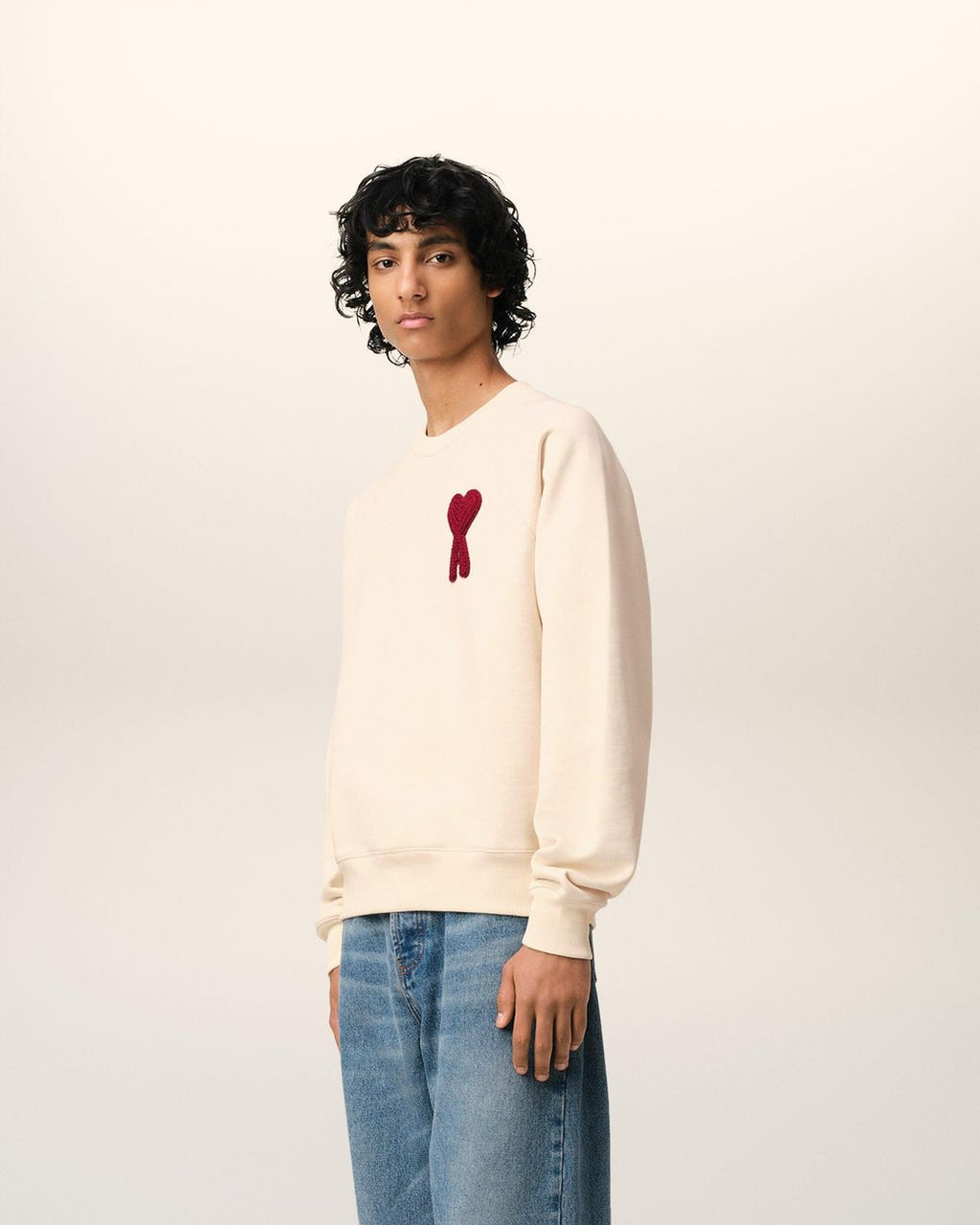 AMI PARIS PATCH HEART RED CREWNECK WHITE CREAM