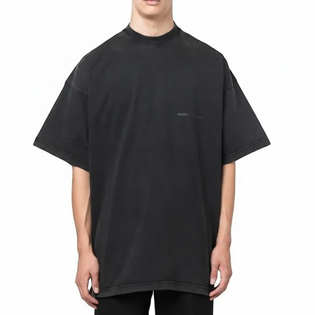 Camiseta negra de algodón de corte holgado BALENCIAGA STRIKE 1917 con cuello redondo y manga corta.