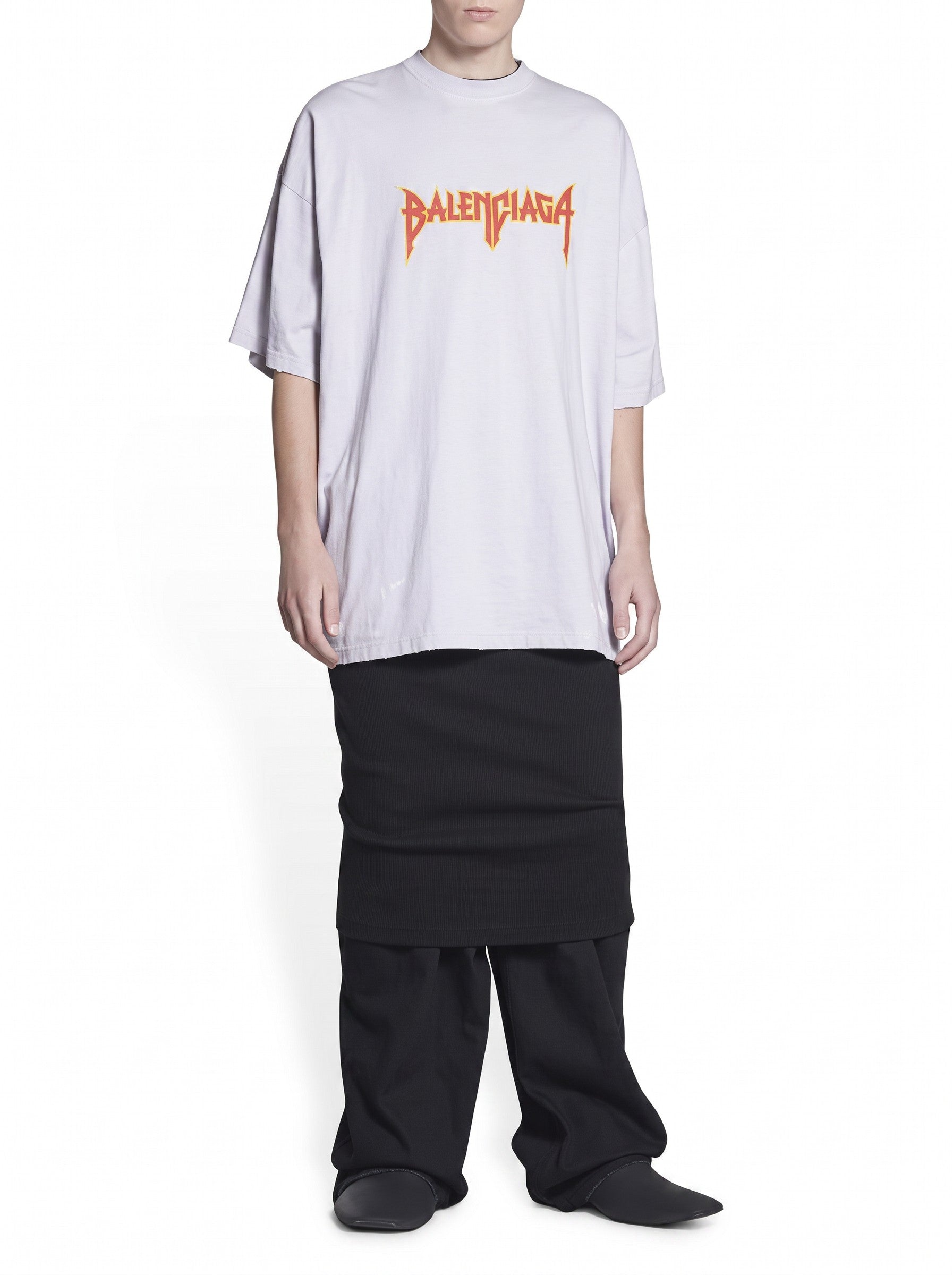 Camiseta oversize gris The Hype Company con logo Balenciaga estilo metal en naranja y amarillo
