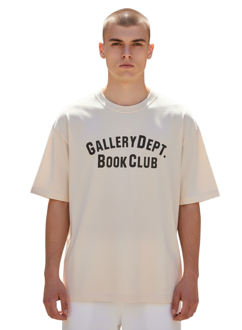 Camiseta beige de algodón GALLERY DEPT BOOK CLUB de The Hype Company con letras negras en el pecho
