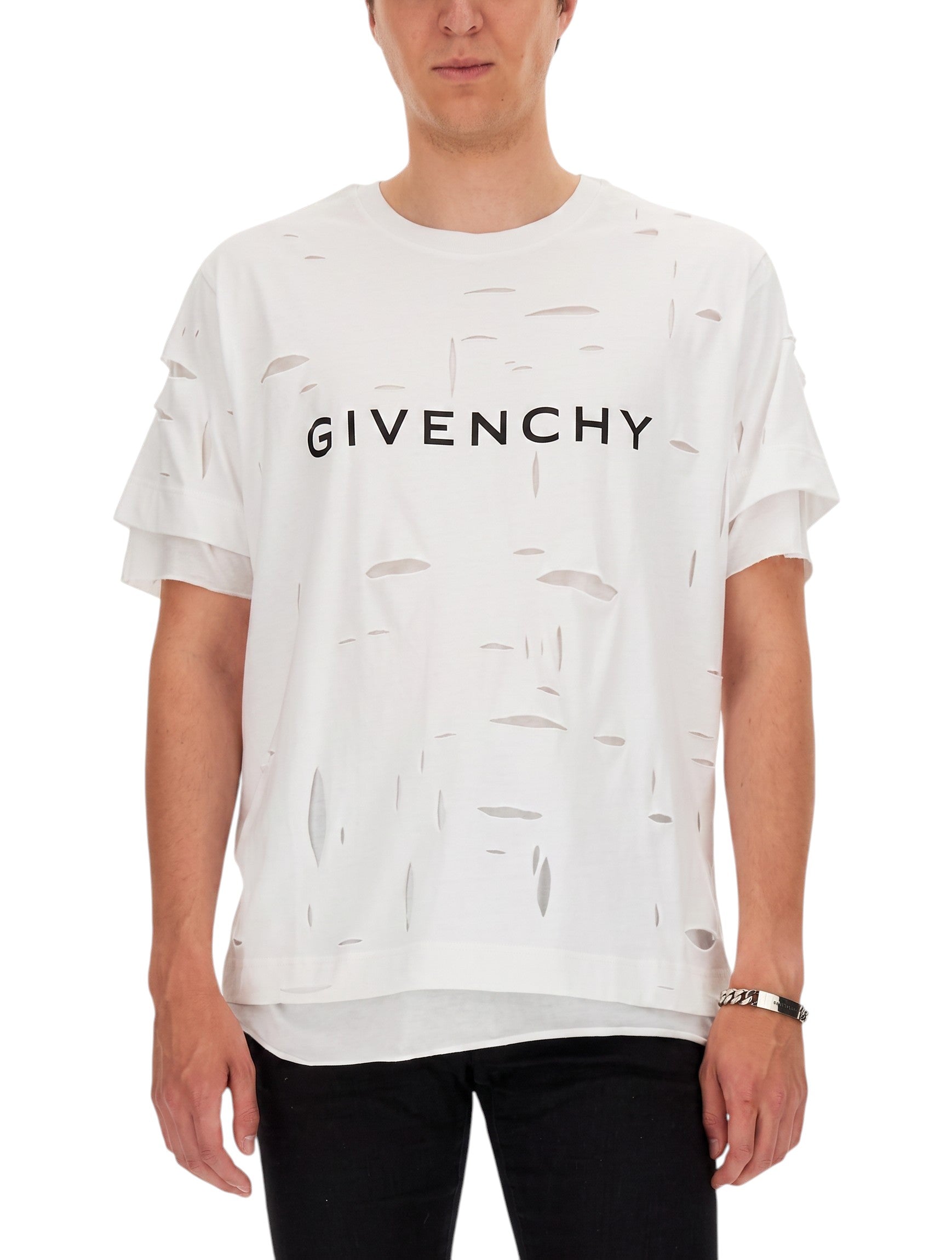 Camiseta blanca de The Hype Company con logo Givenchy y diseño desgastado con cortes en el tejido