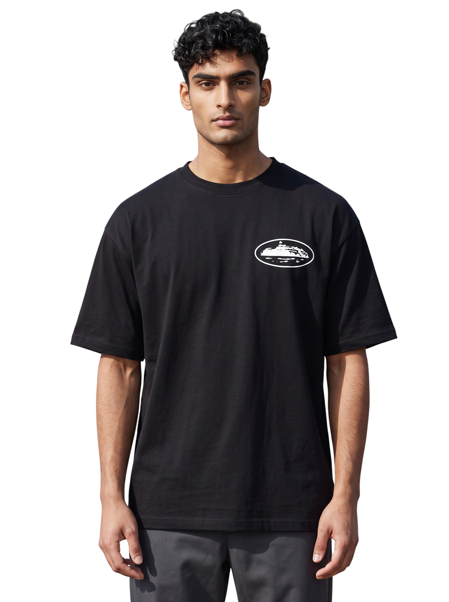Camiseta negra de algodón The Hype Company con gráfico de isla en el pecho, corte holgado y cuello redondo