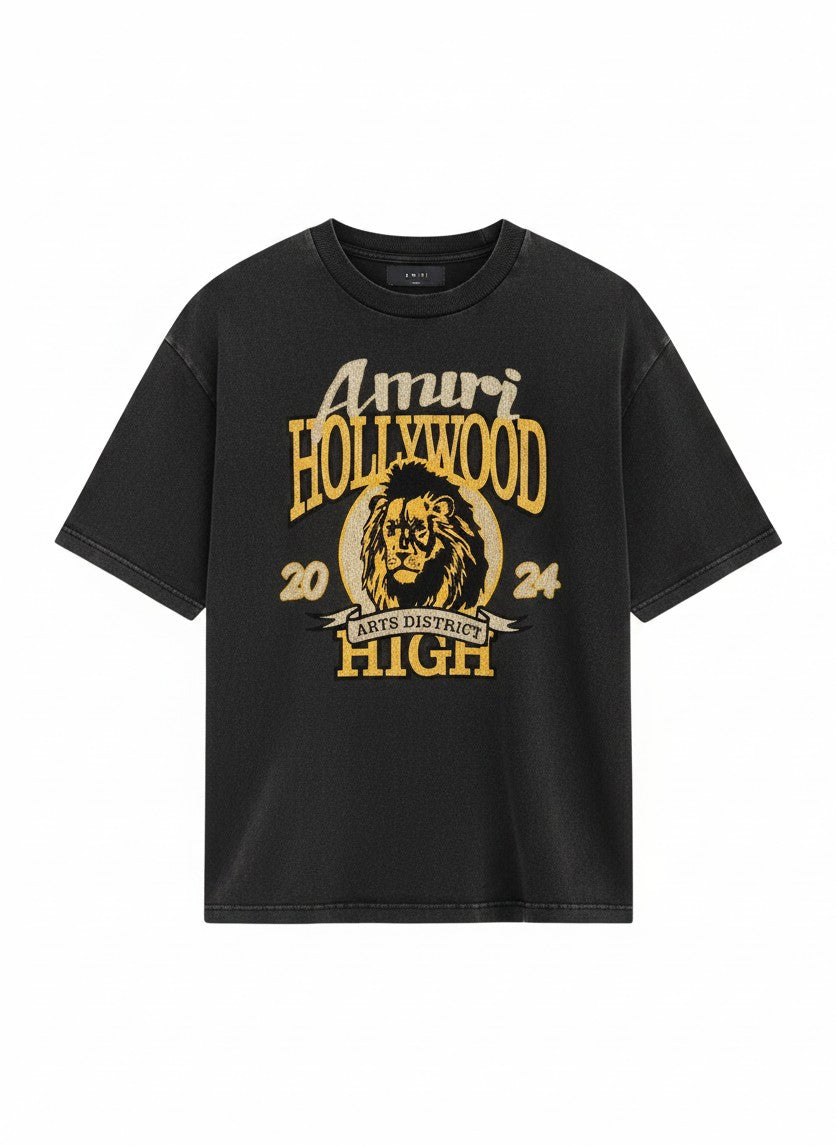 Camiseta negra The Hype Company con estampado gráfico de león y letras doradas estilo universitario