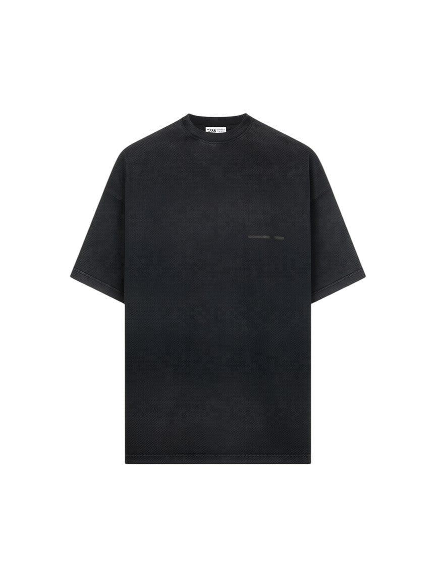 The Hype Company camiseta negra de algodón con cuello redondo y manga corta, con logo sutil en el pecho.