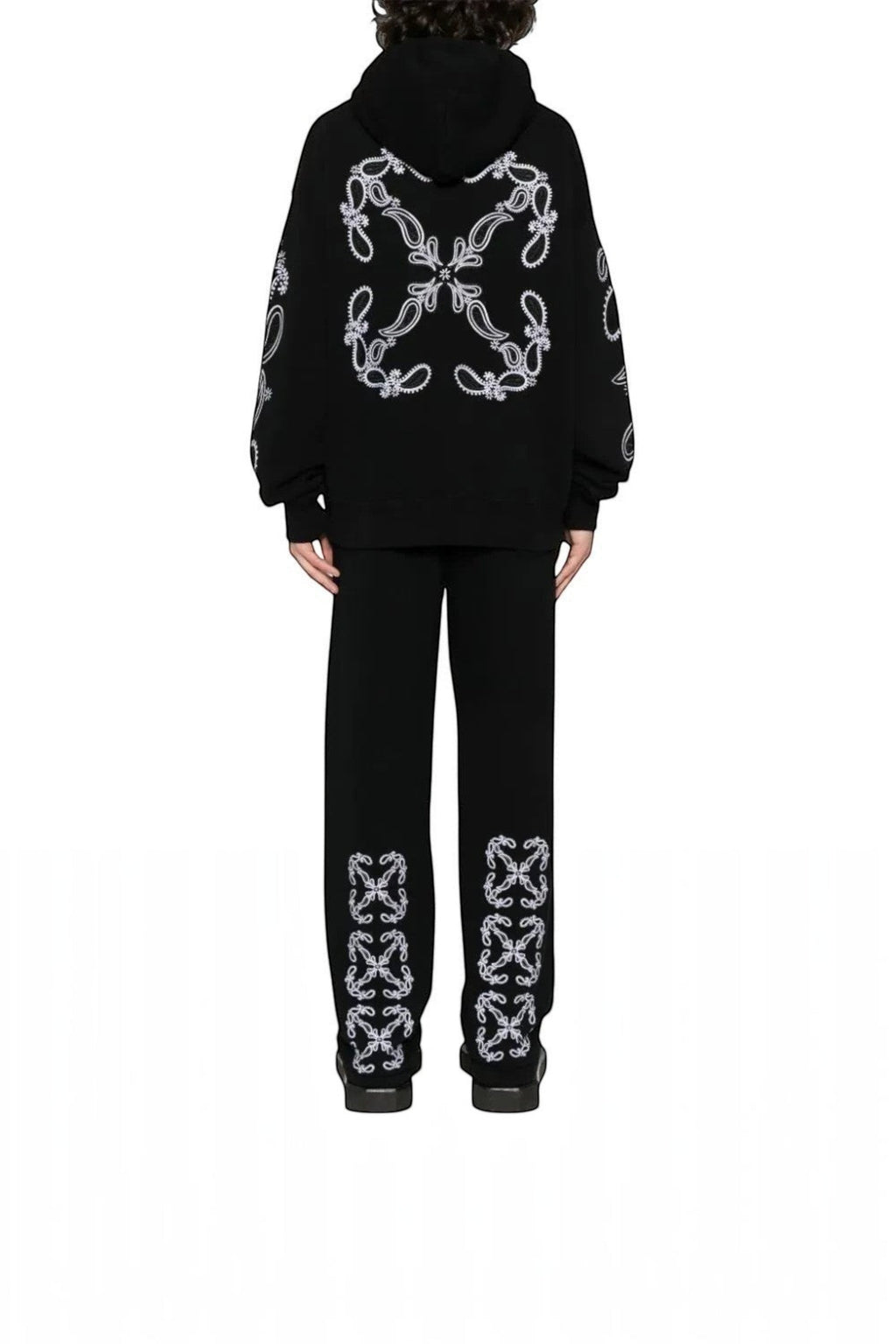 Conjunto de sudadera y pantalones negros The Hype Company con estampado de flechas y motivos bandana en blanco