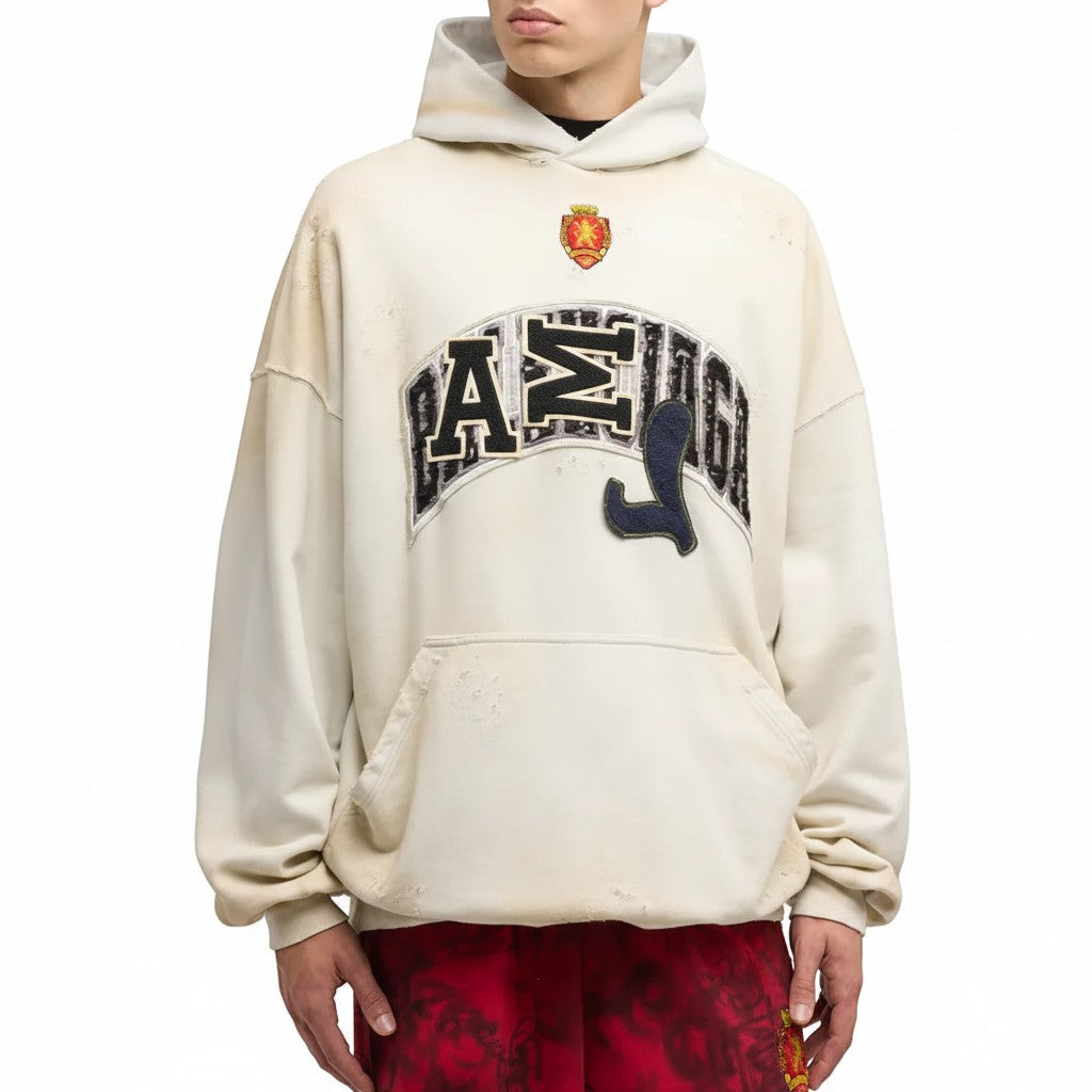 The Hype Company sudadera con capucha blanca desgastada con logo de skater y detalles de parche.