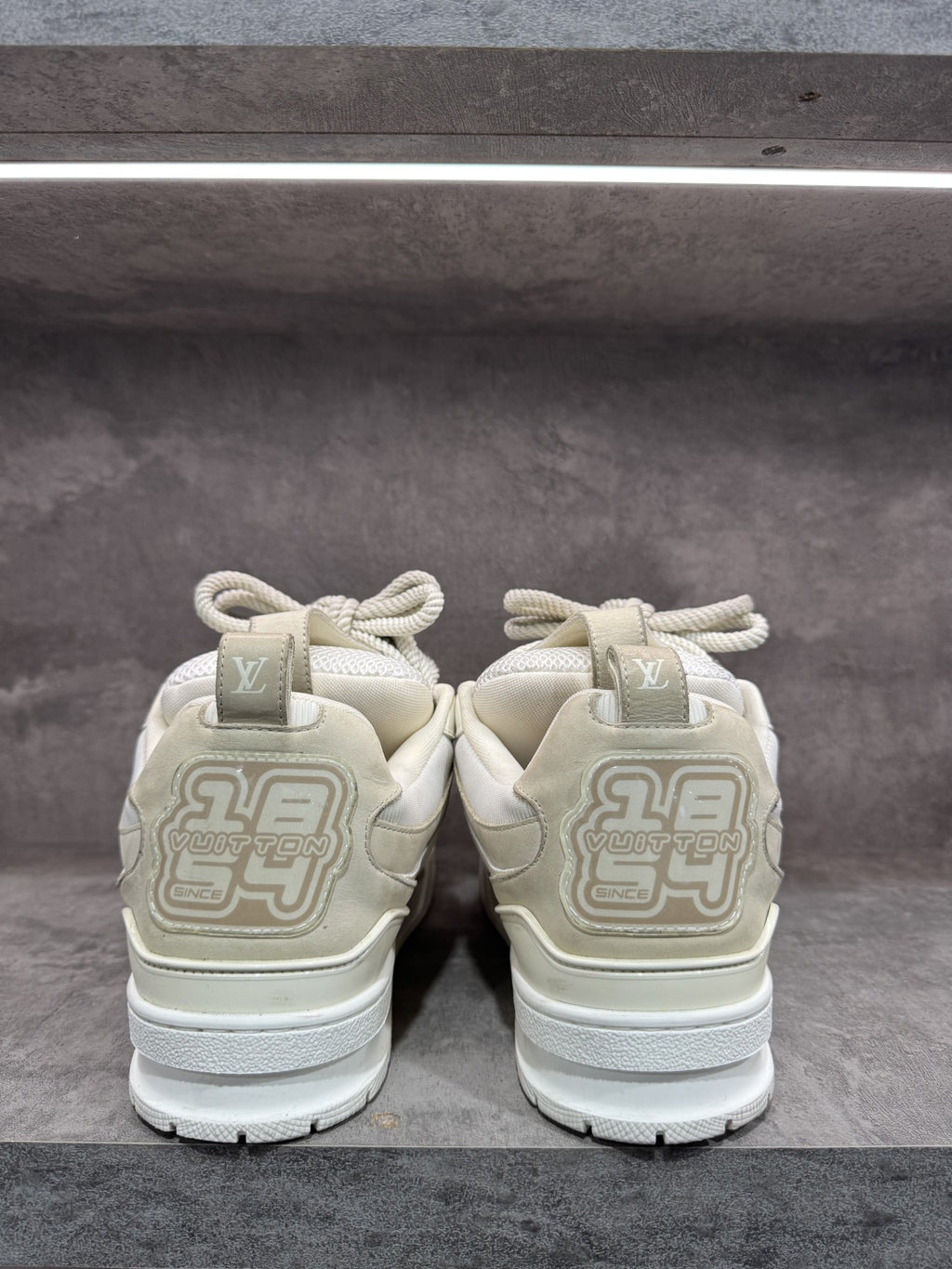 LOUIS VUITTON SKATE BEIGE WHITE