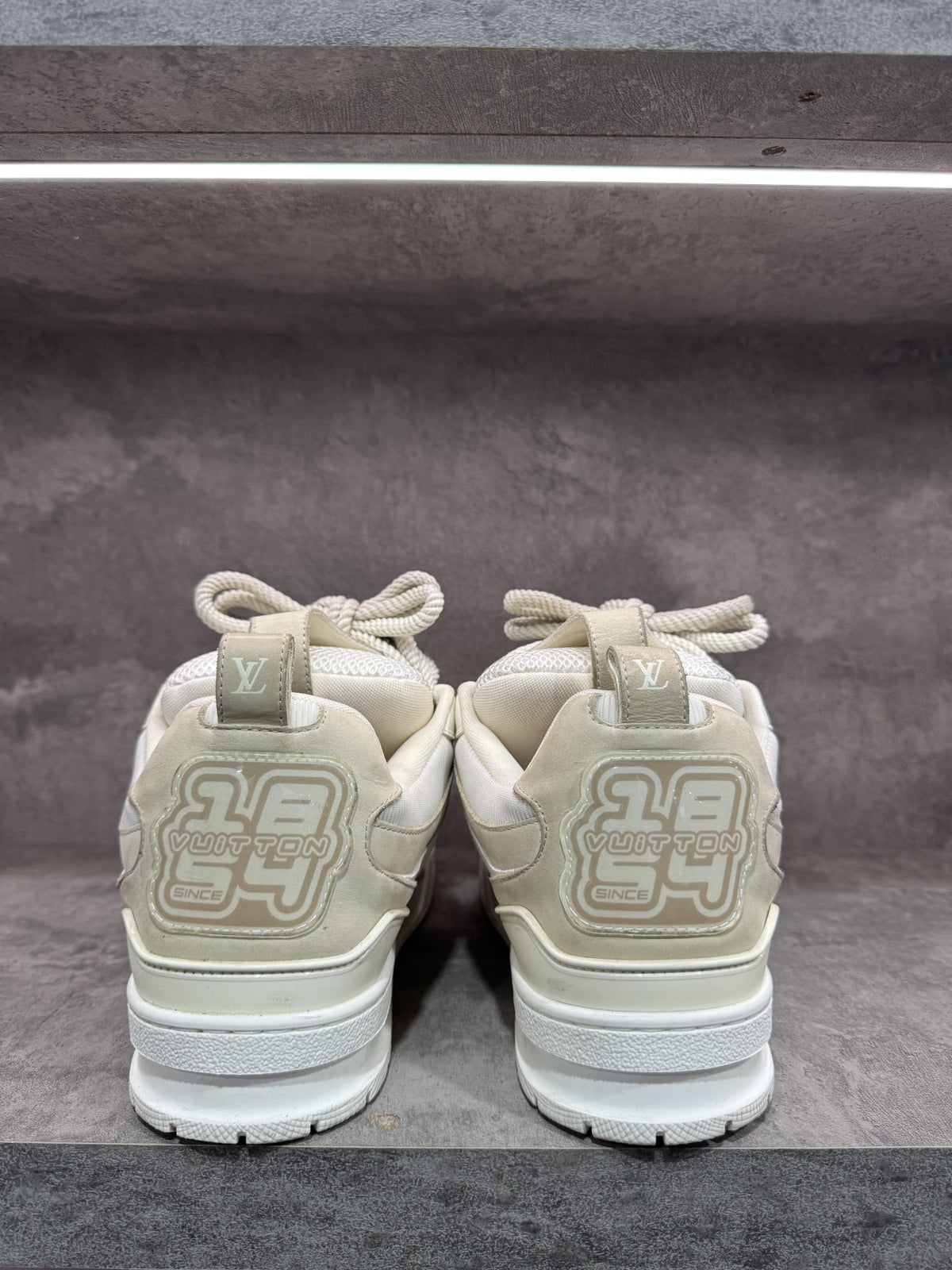 LOUIS VUITTON SKATE BEIGE WHITE