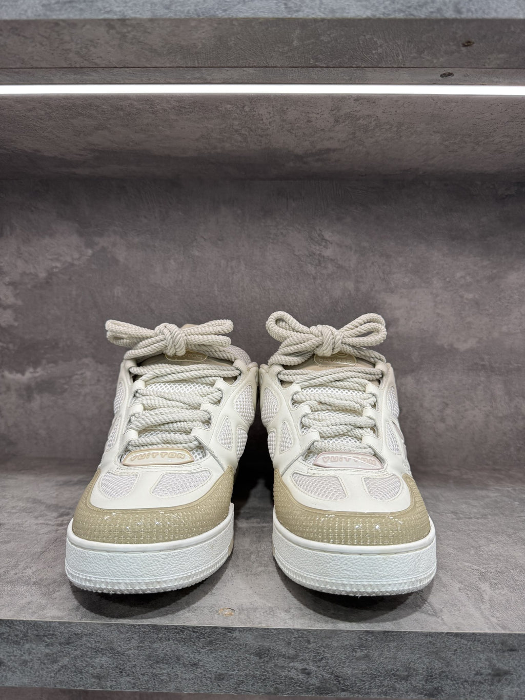 LOUIS VUITTON SKATE BEIGE WHITE