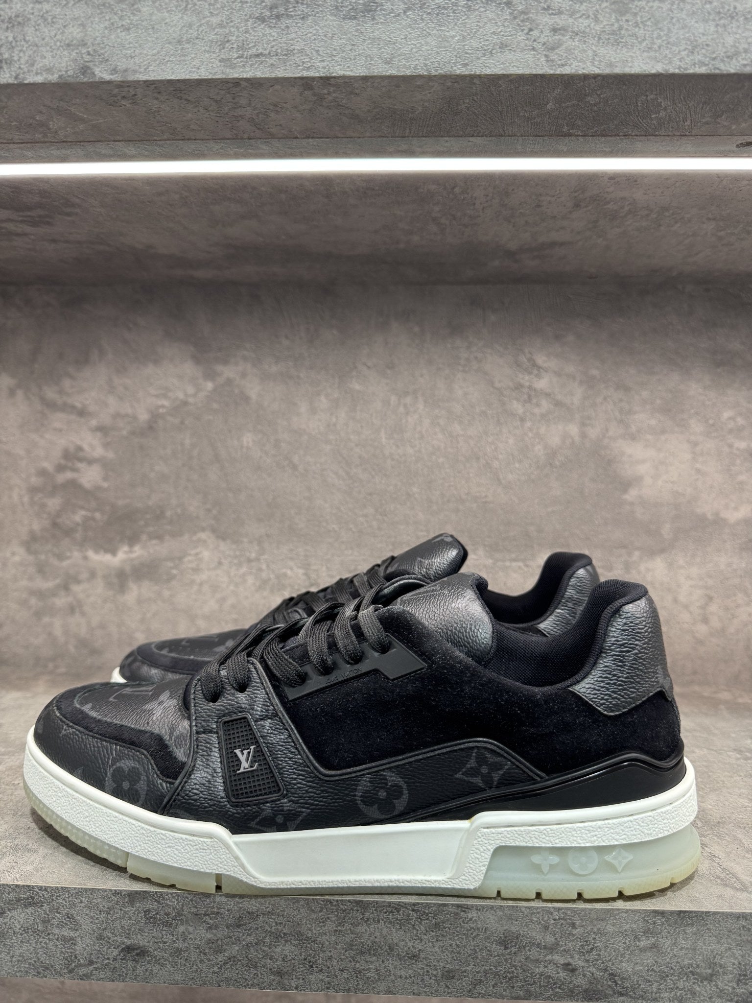 LOUIS VUITTON TRAINER BLACK MONOGRAM